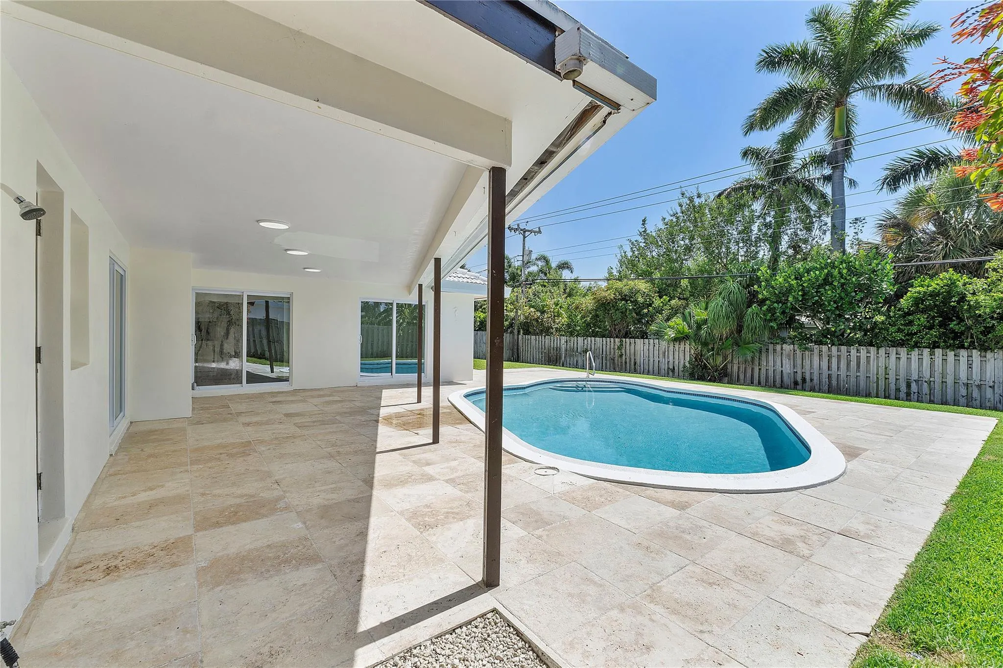 400 SW 9TH Avenue