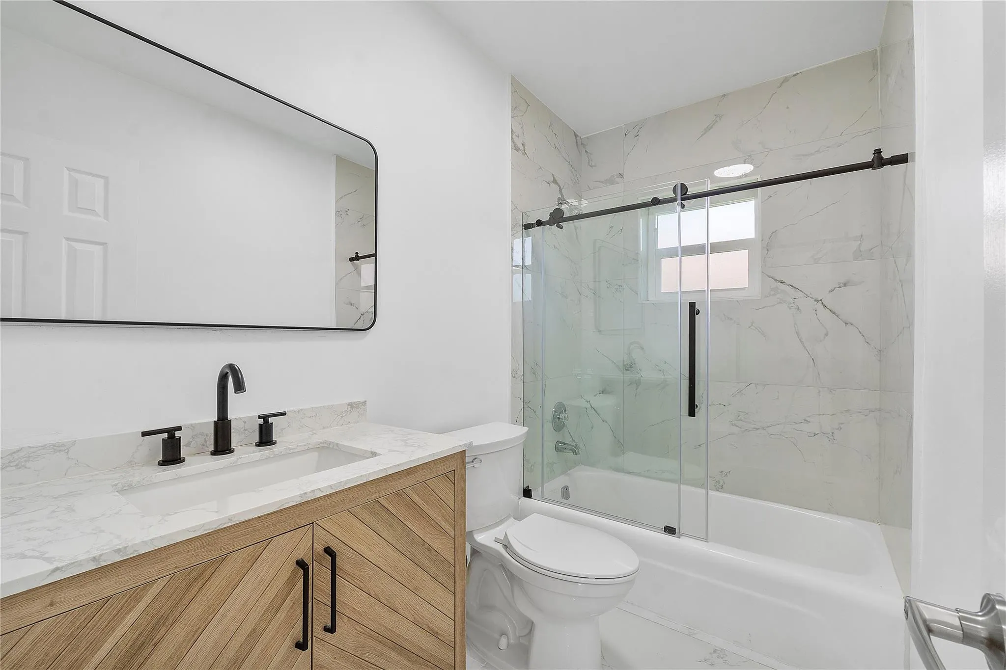400 SW 9TH Avenue