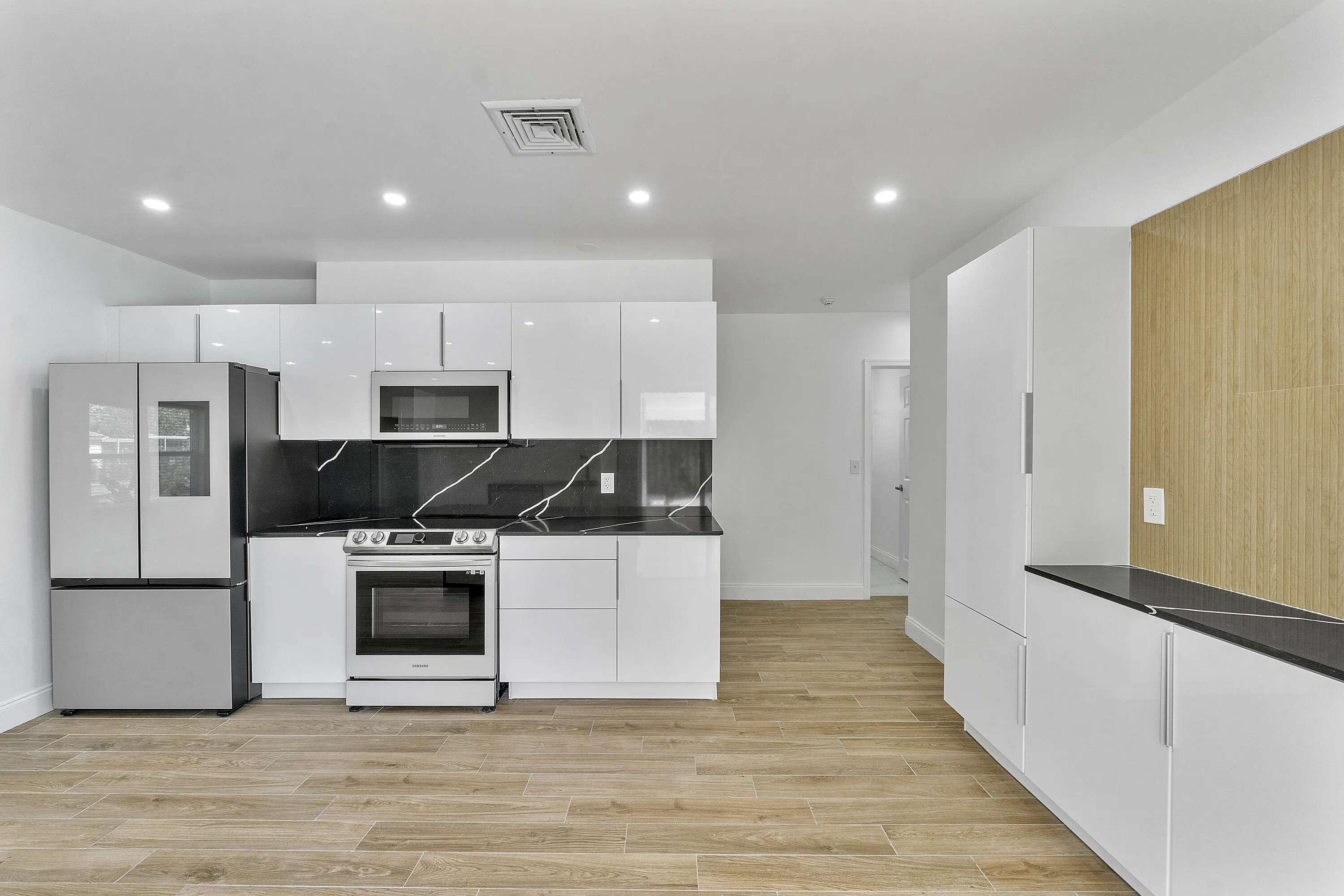 400 SW 9TH Avenue
