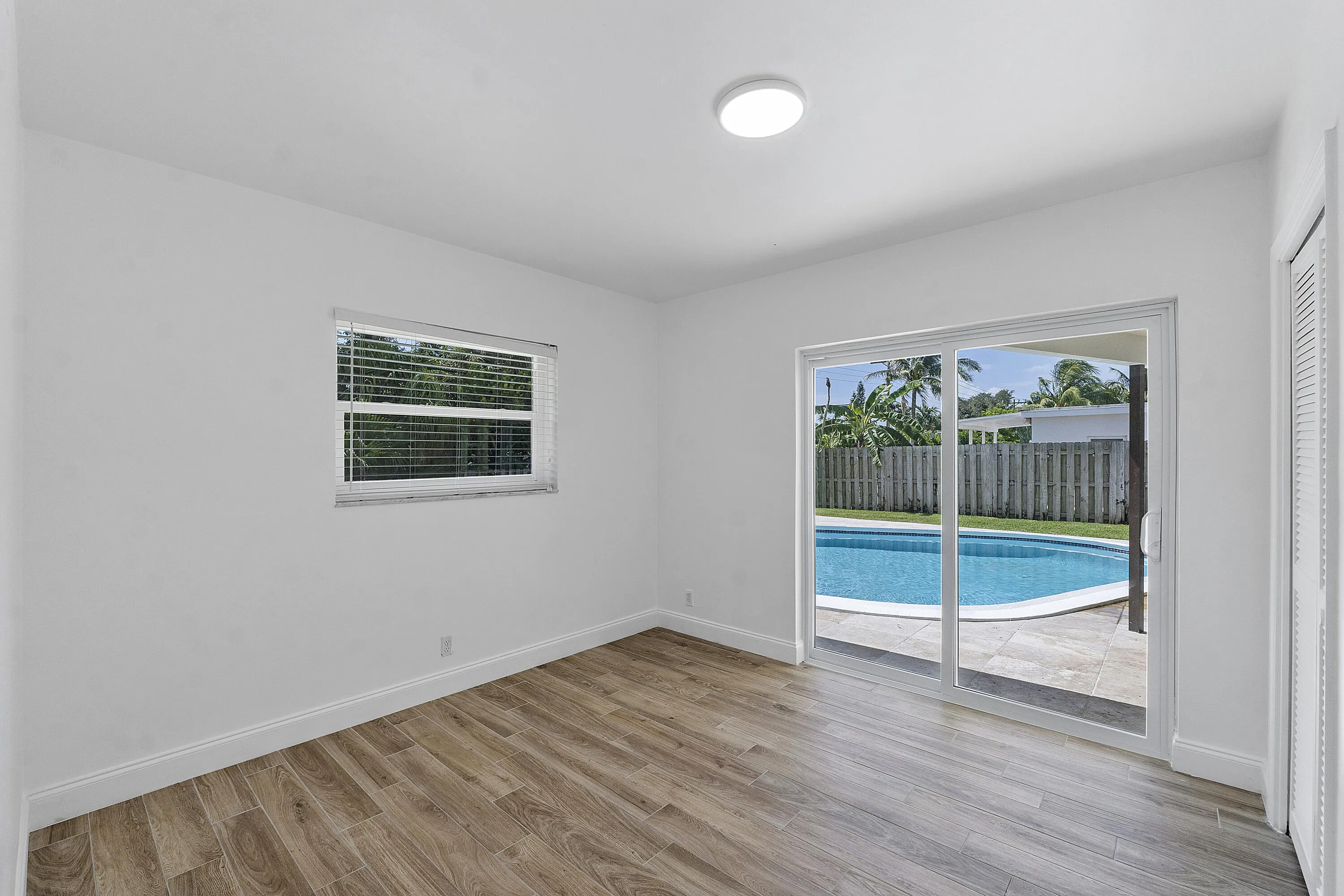 400 SW 9TH Avenue