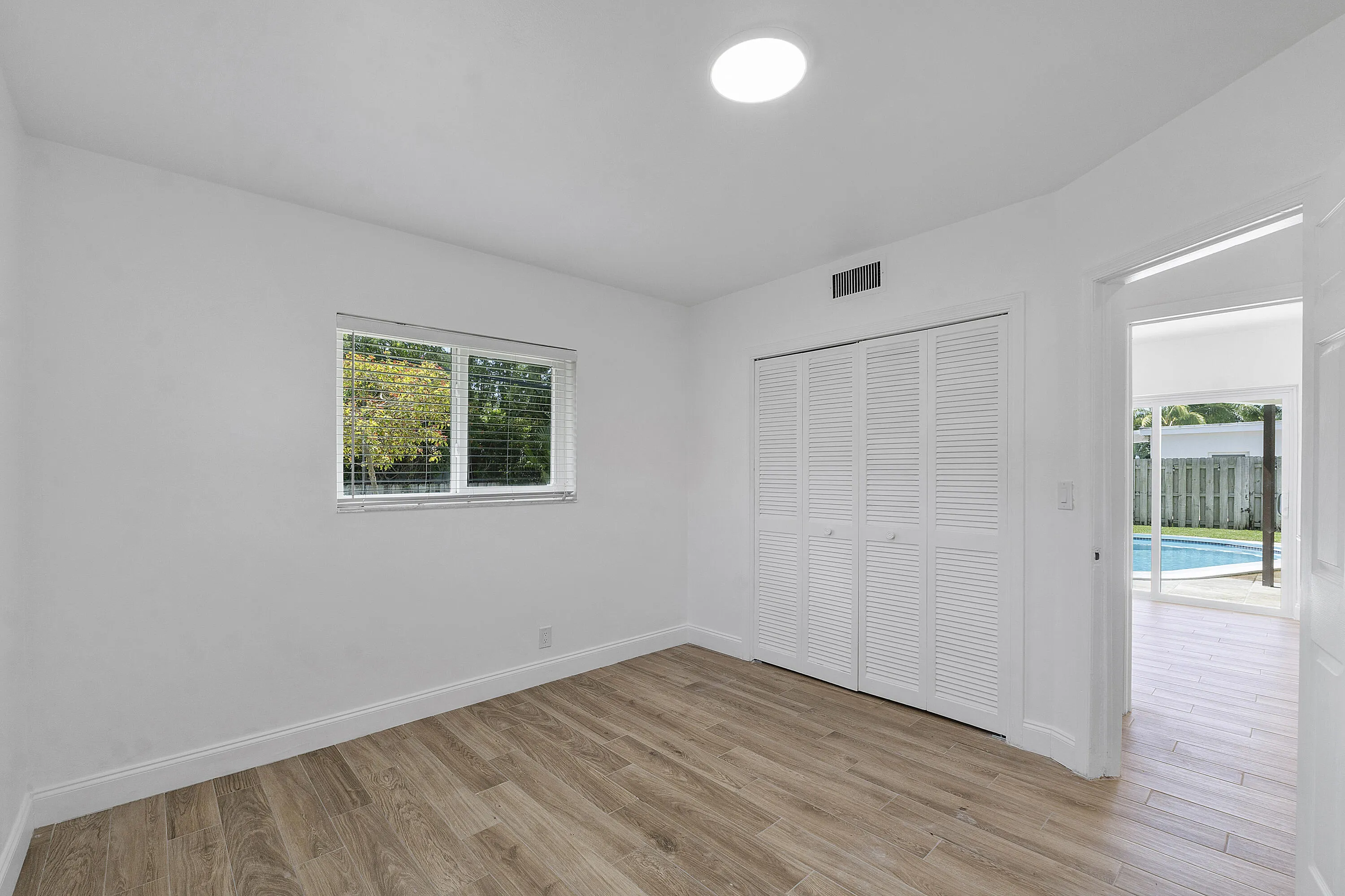 400 SW 9TH Avenue