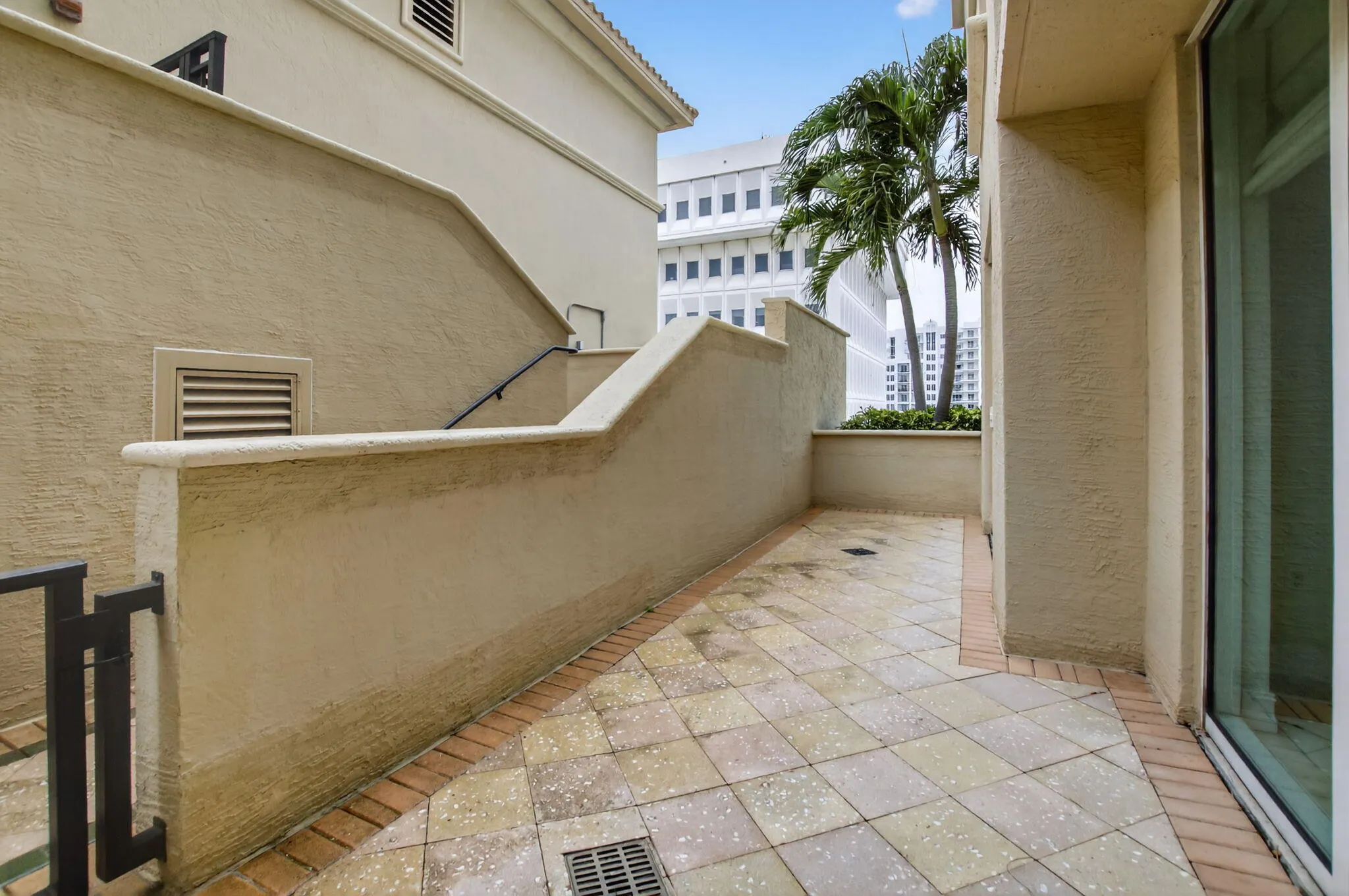 99 SE MIZNER Boulevard #602