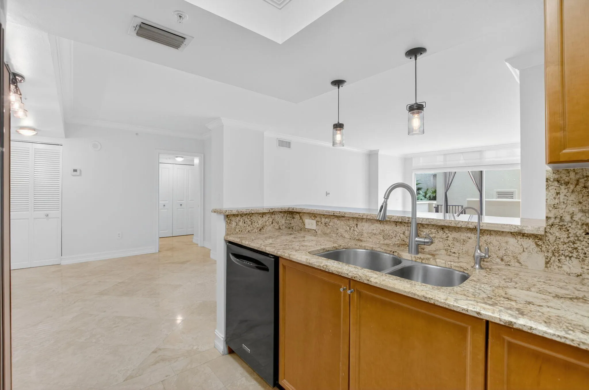 99 SE MIZNER Boulevard #602
