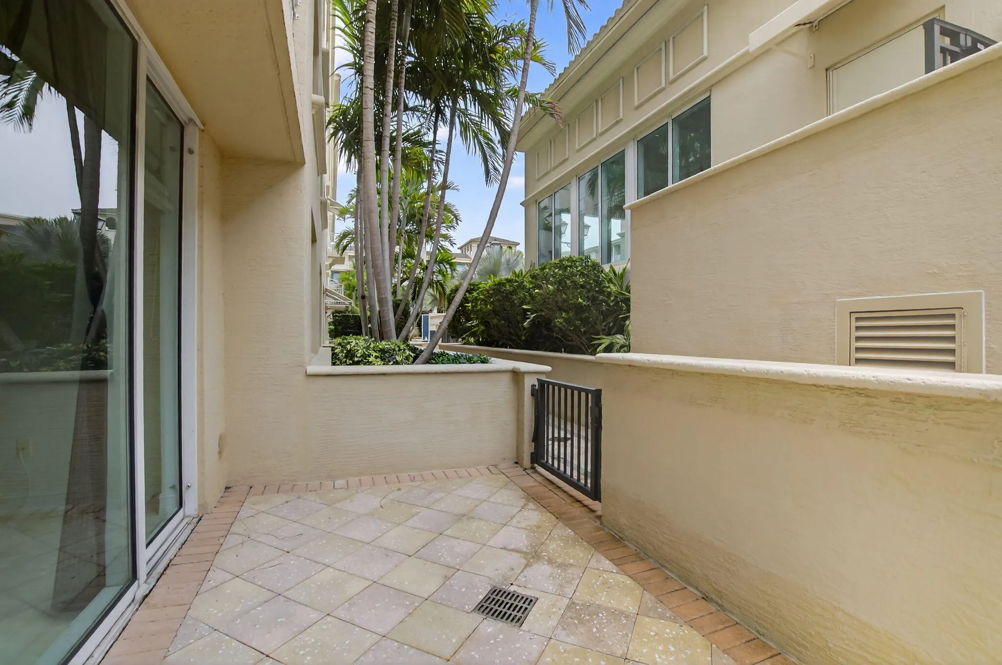 99 SE MIZNER Boulevard #602