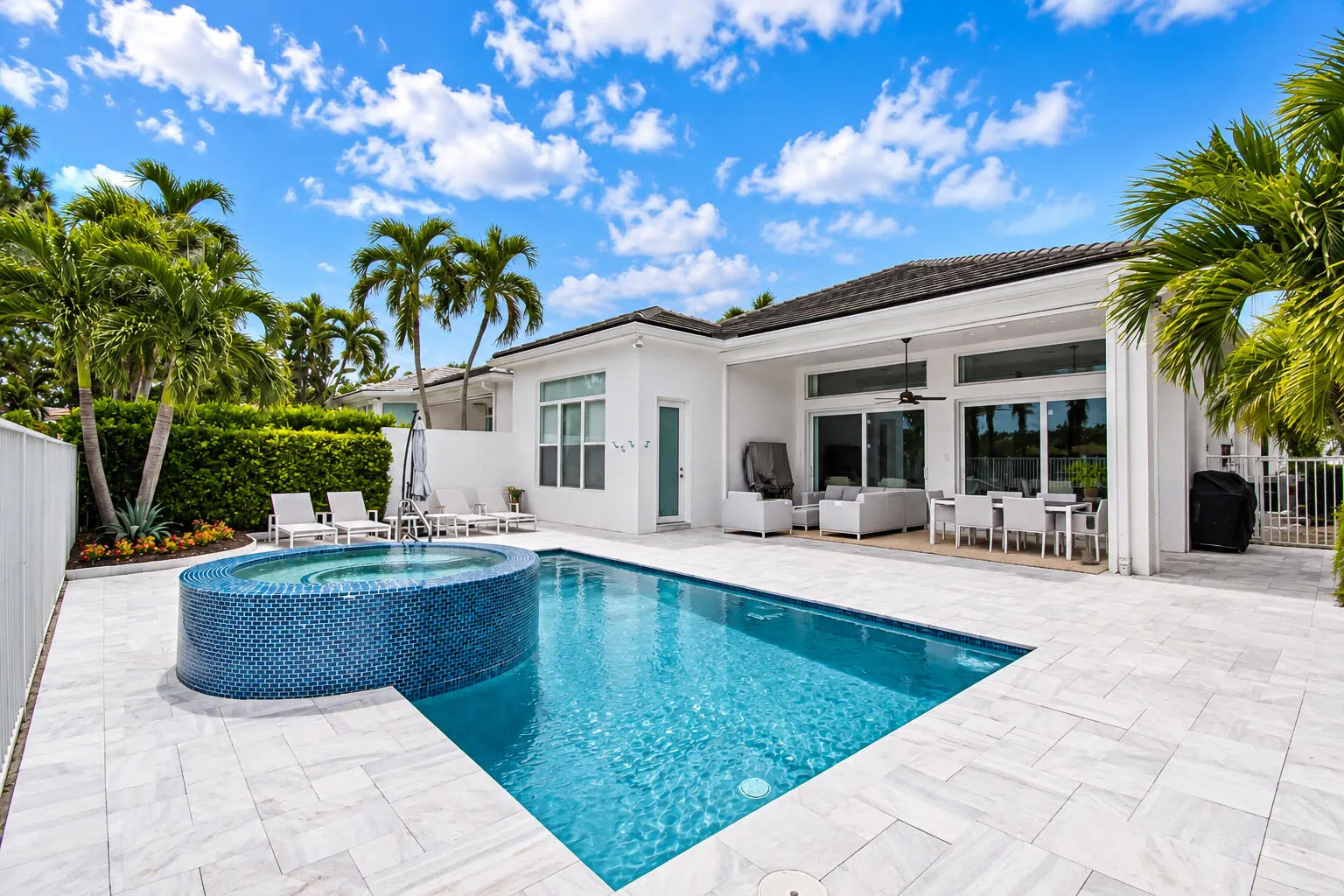 7952 VILLA D ESTE Way