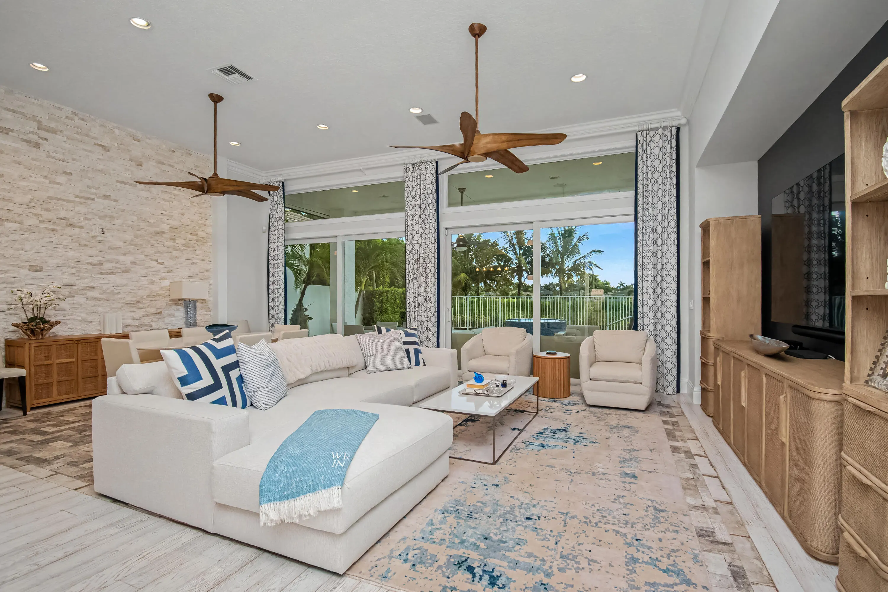 7952 VILLA D ESTE Way