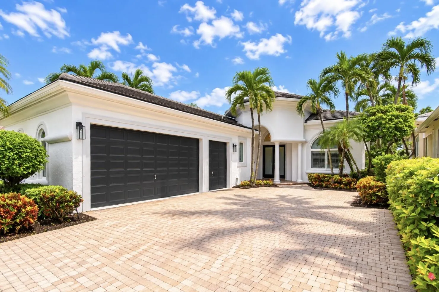 7952 VILLA D ESTE Way