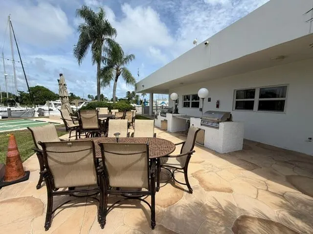 2731 NE 14th Street Causeway #307