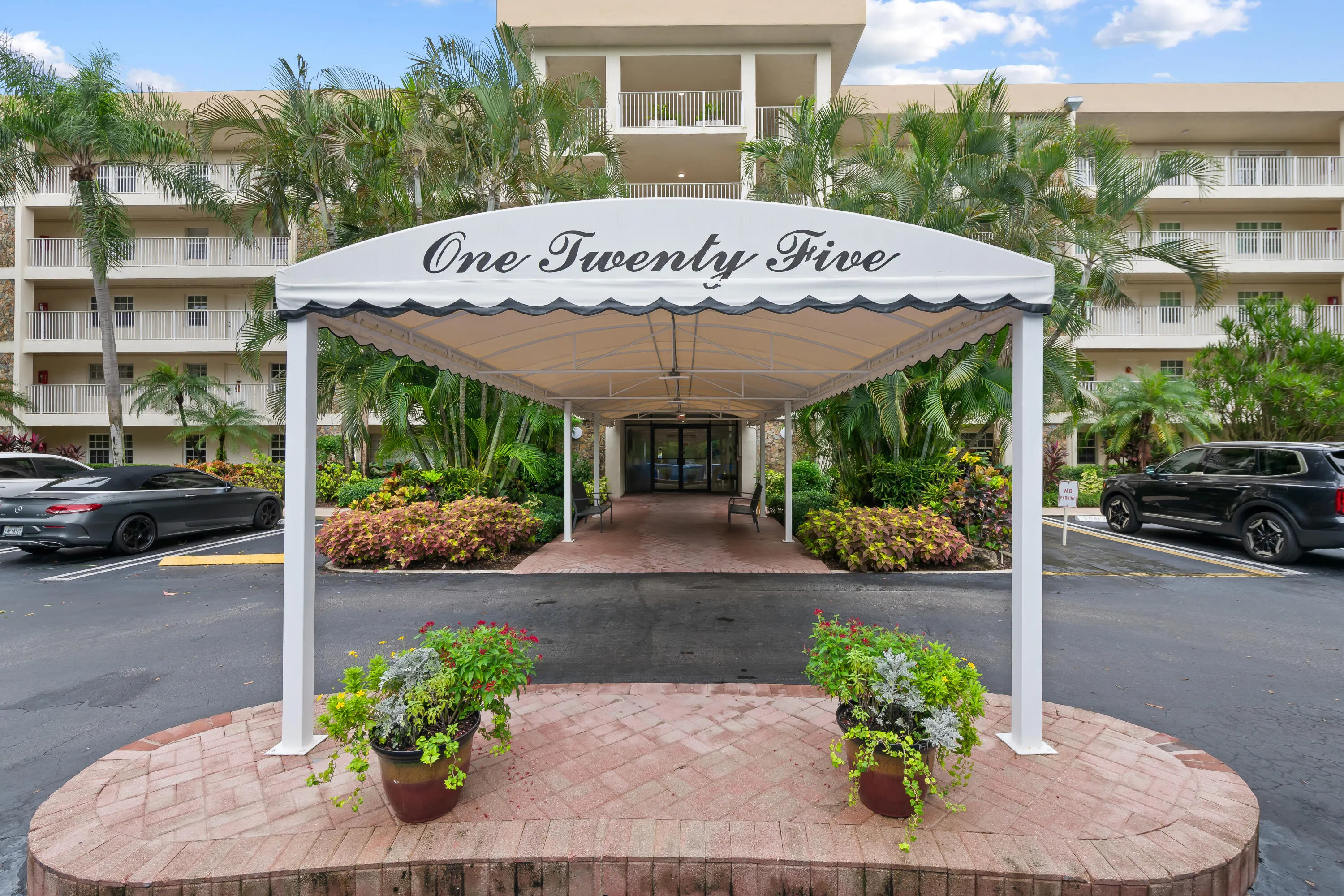 4000 CYPRESS GROVE Way #103