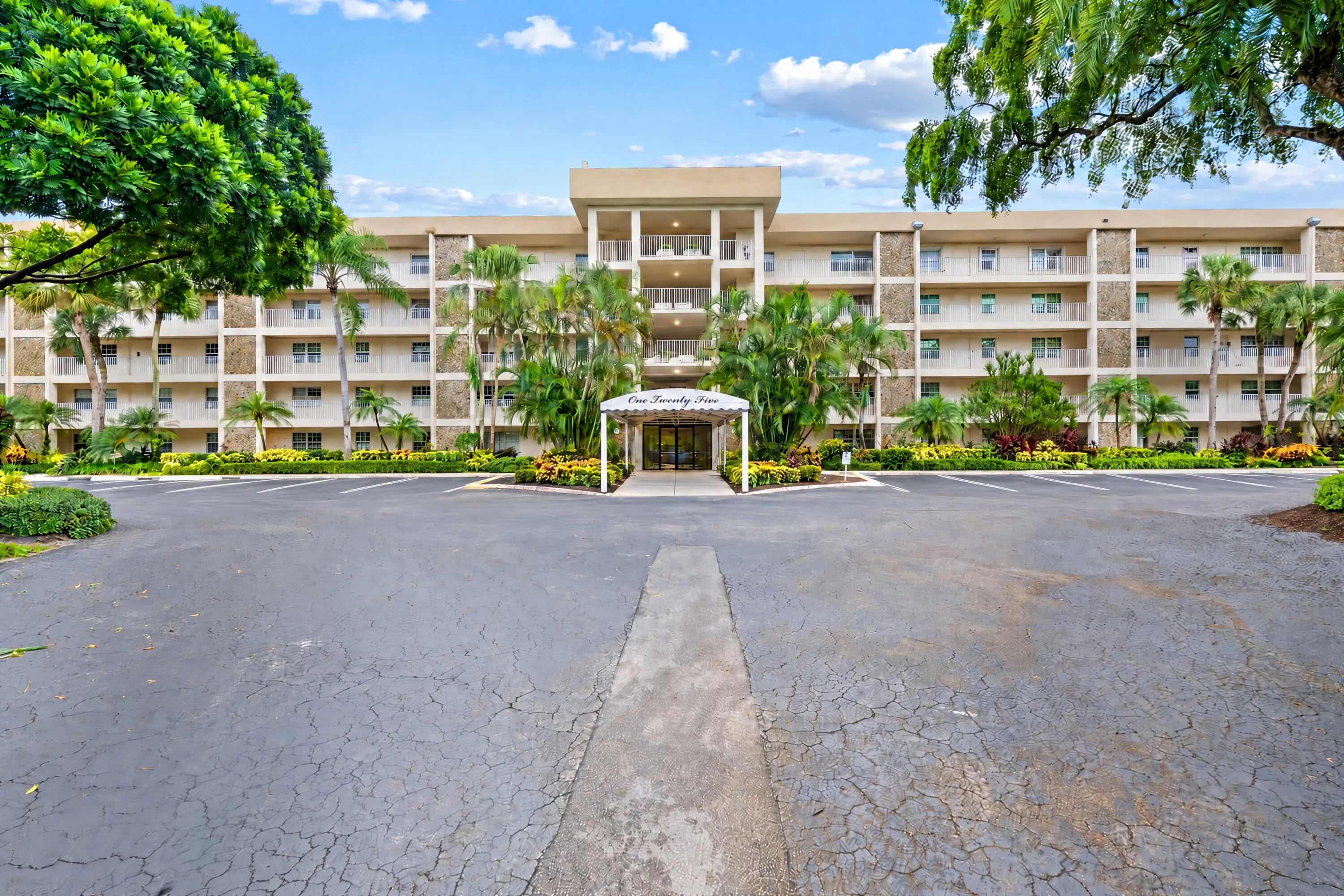 4000 CYPRESS GROVE Way #103