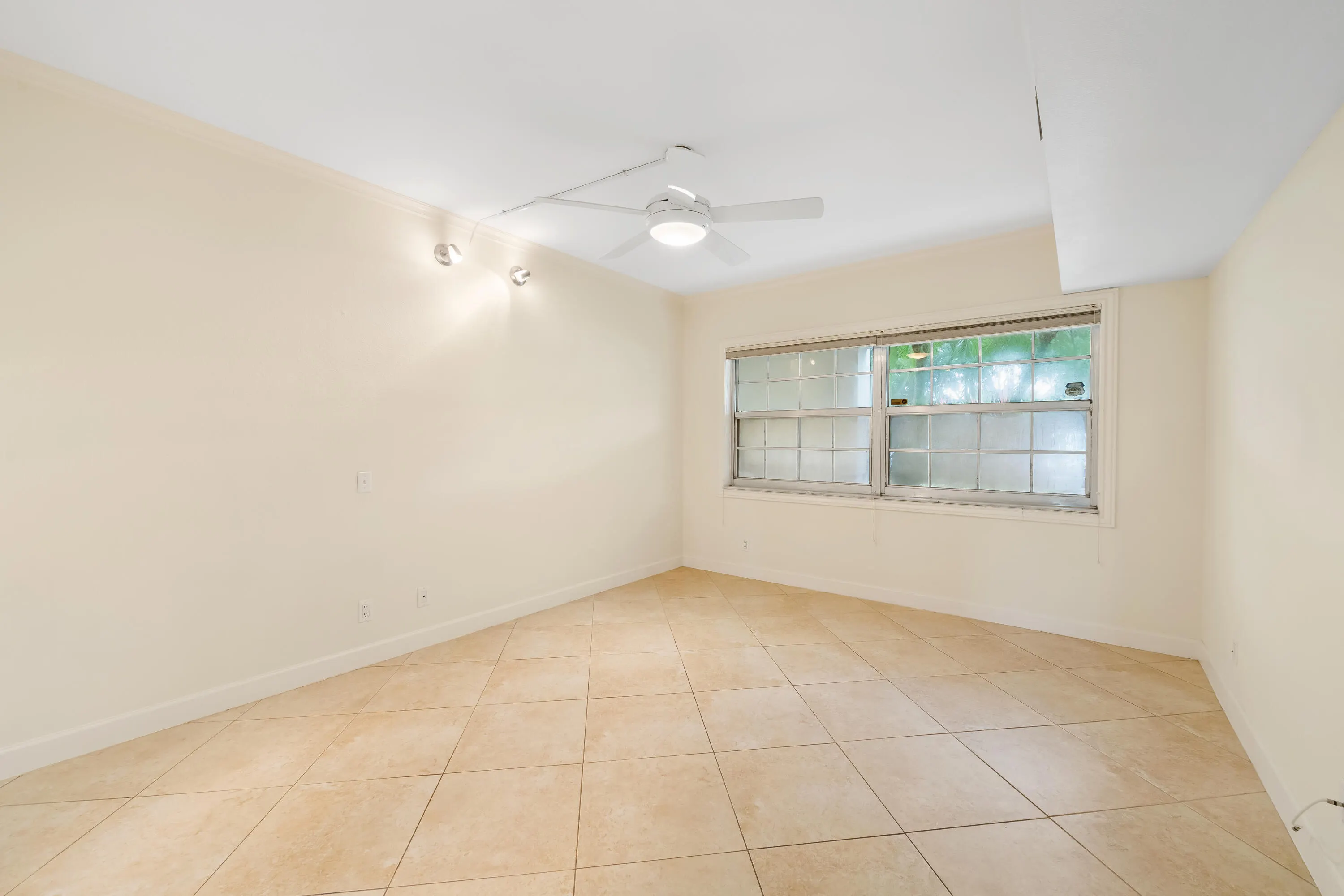 4000 CYPRESS GROVE Way #103