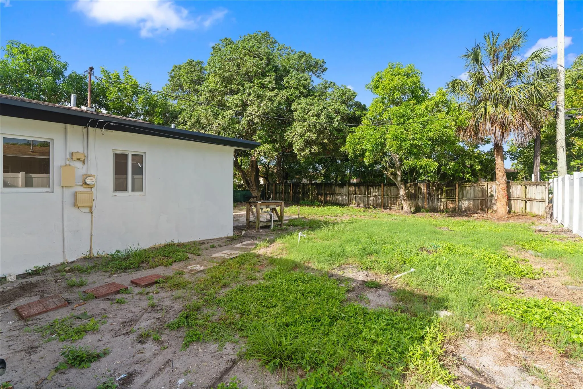 2001 NW 14TH Avenue