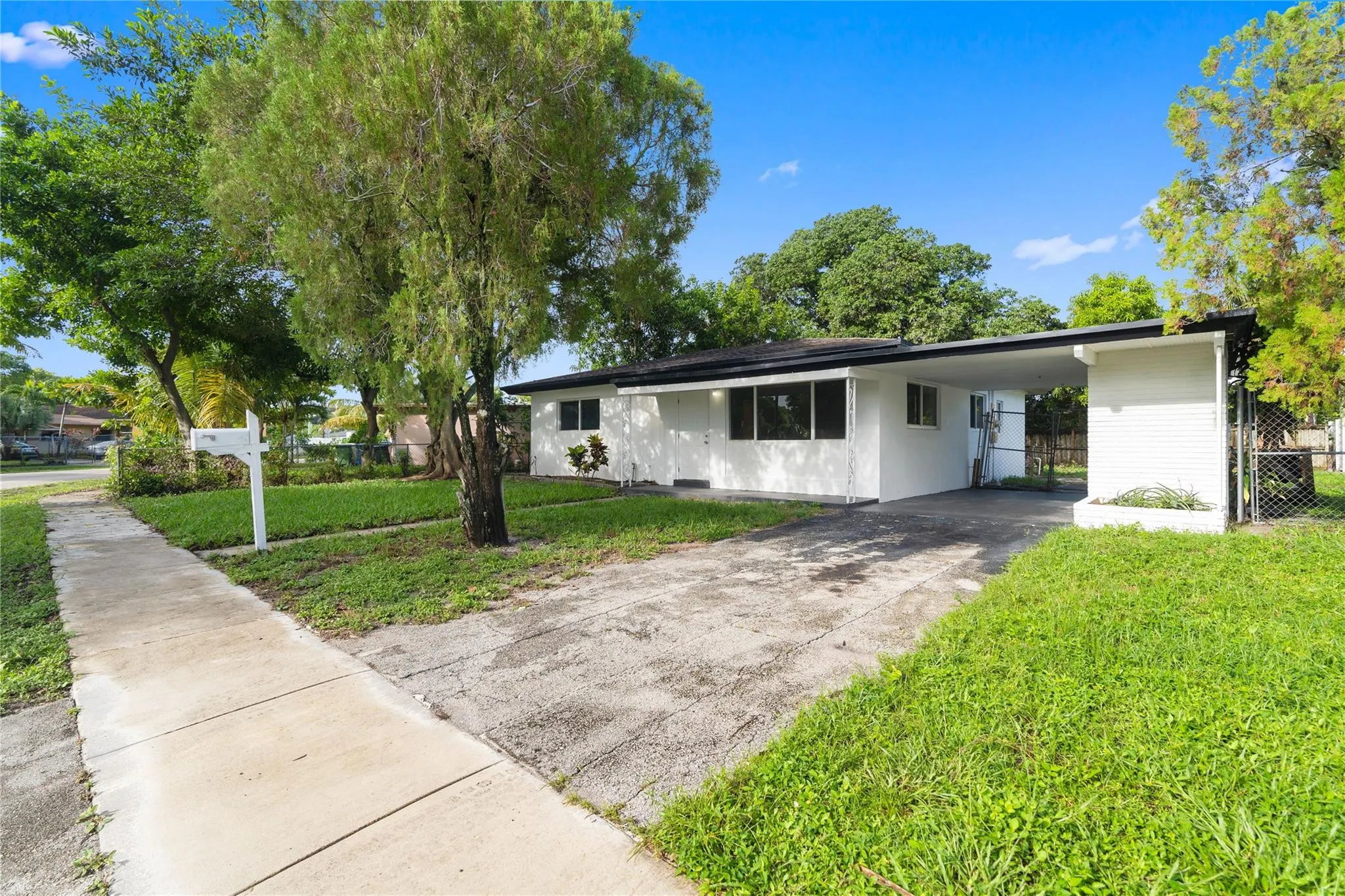 2001 NW 14TH Avenue