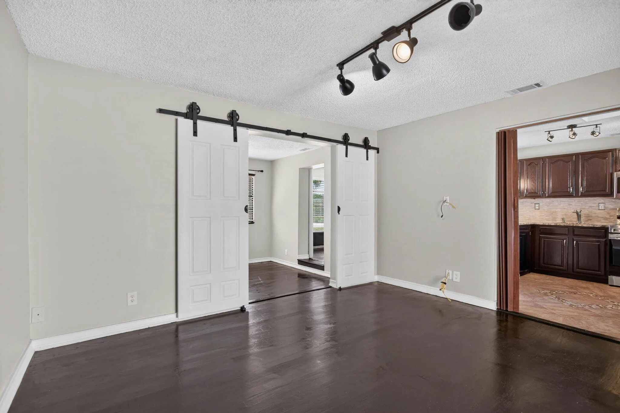 2511 NE 9TH Terrace