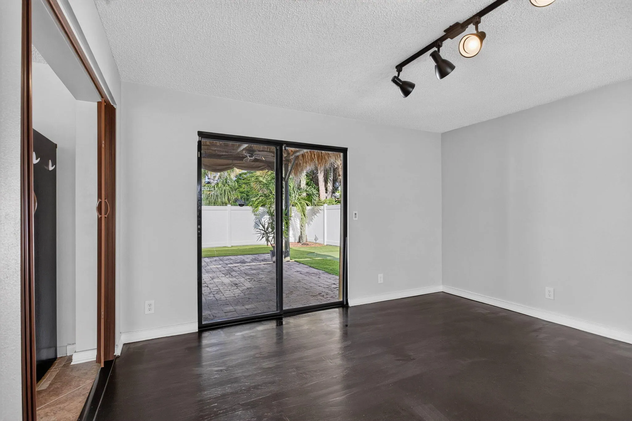 2511 NE 9TH Terrace