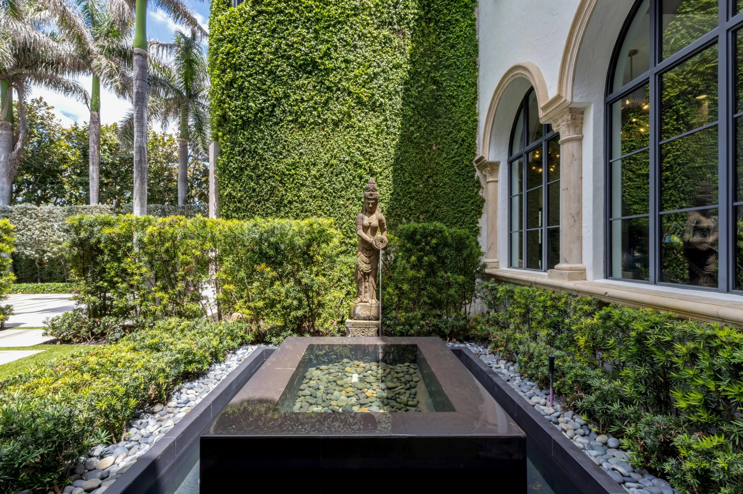410 N OCEAN Boulevard