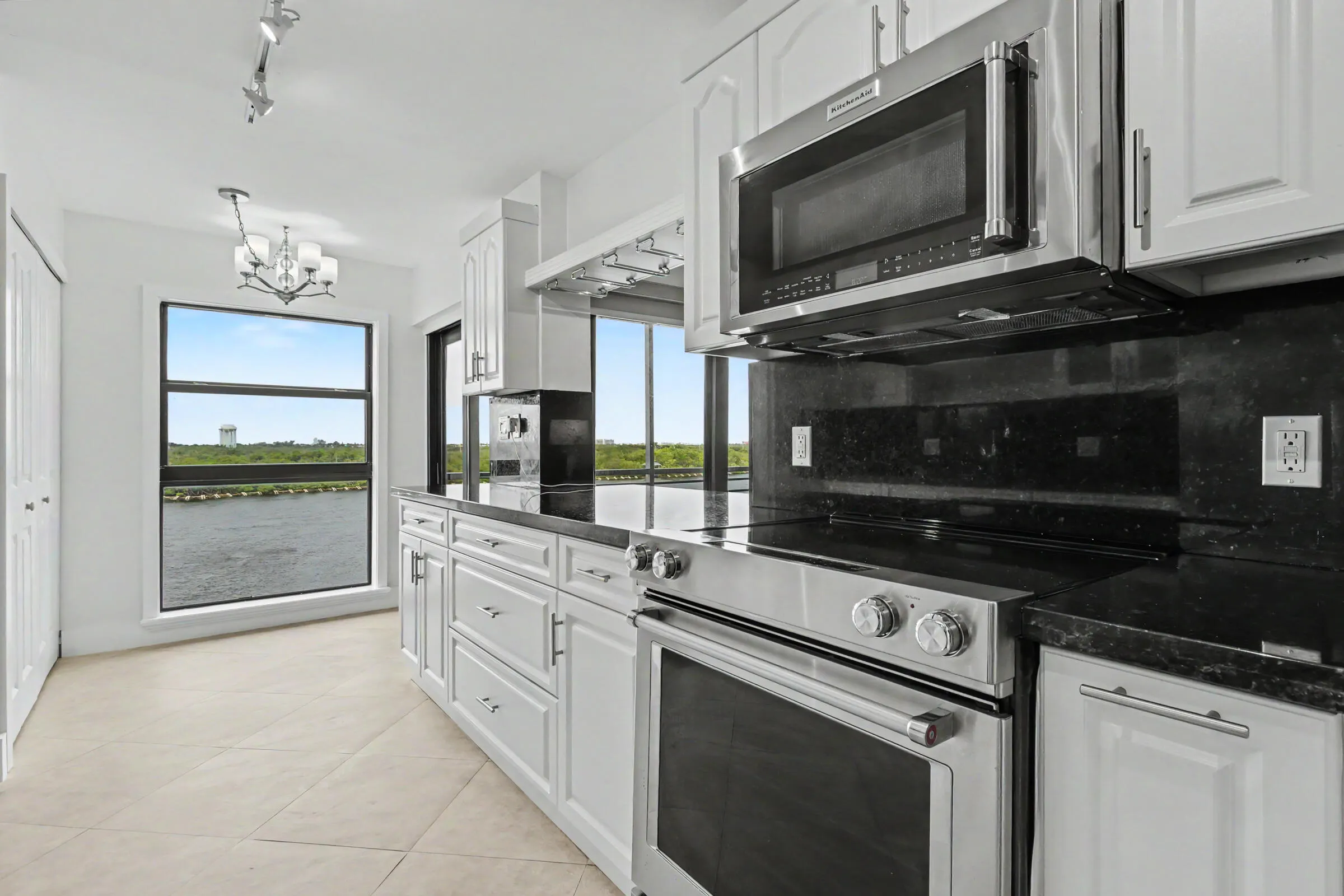 3200 N OCEAN Drive #402
