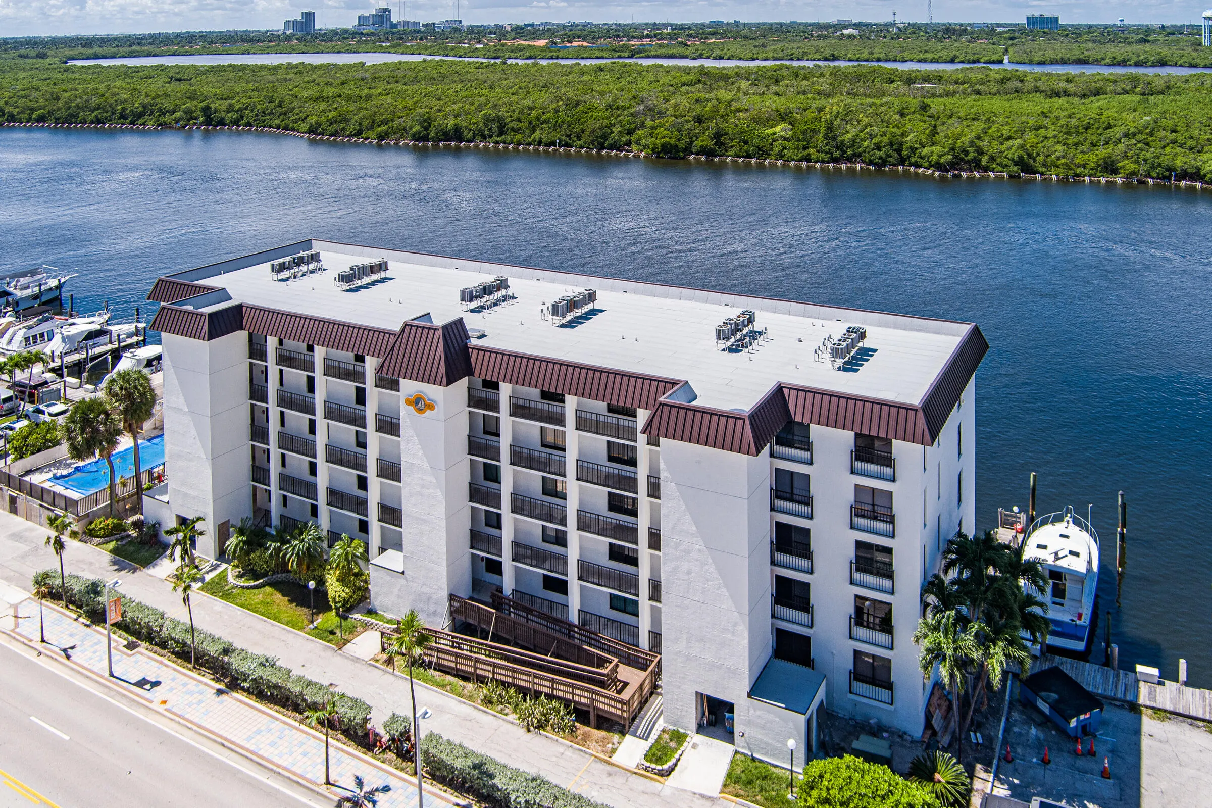 3200 N OCEAN Drive #402