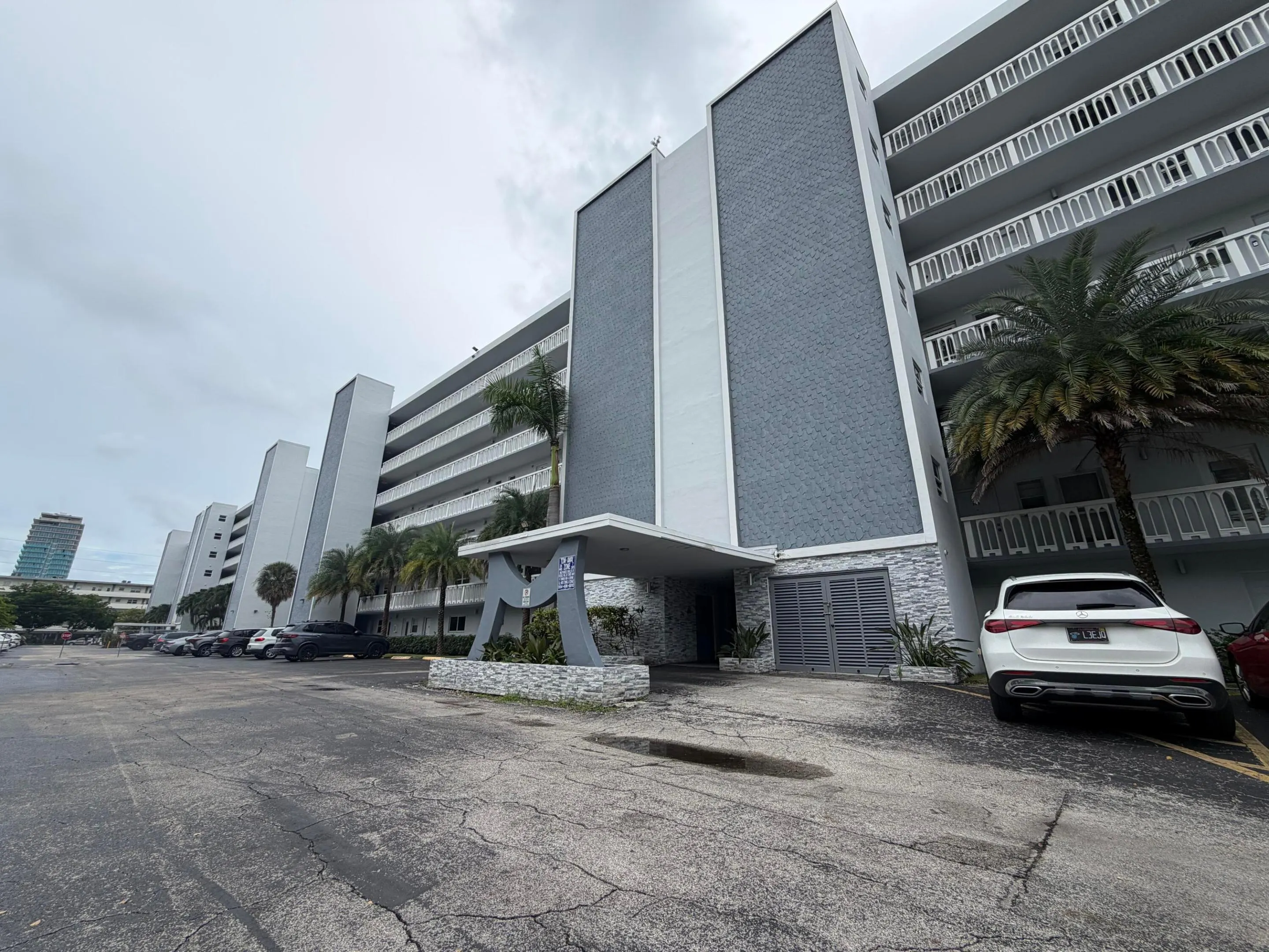 320 NE 12th Avenue #105