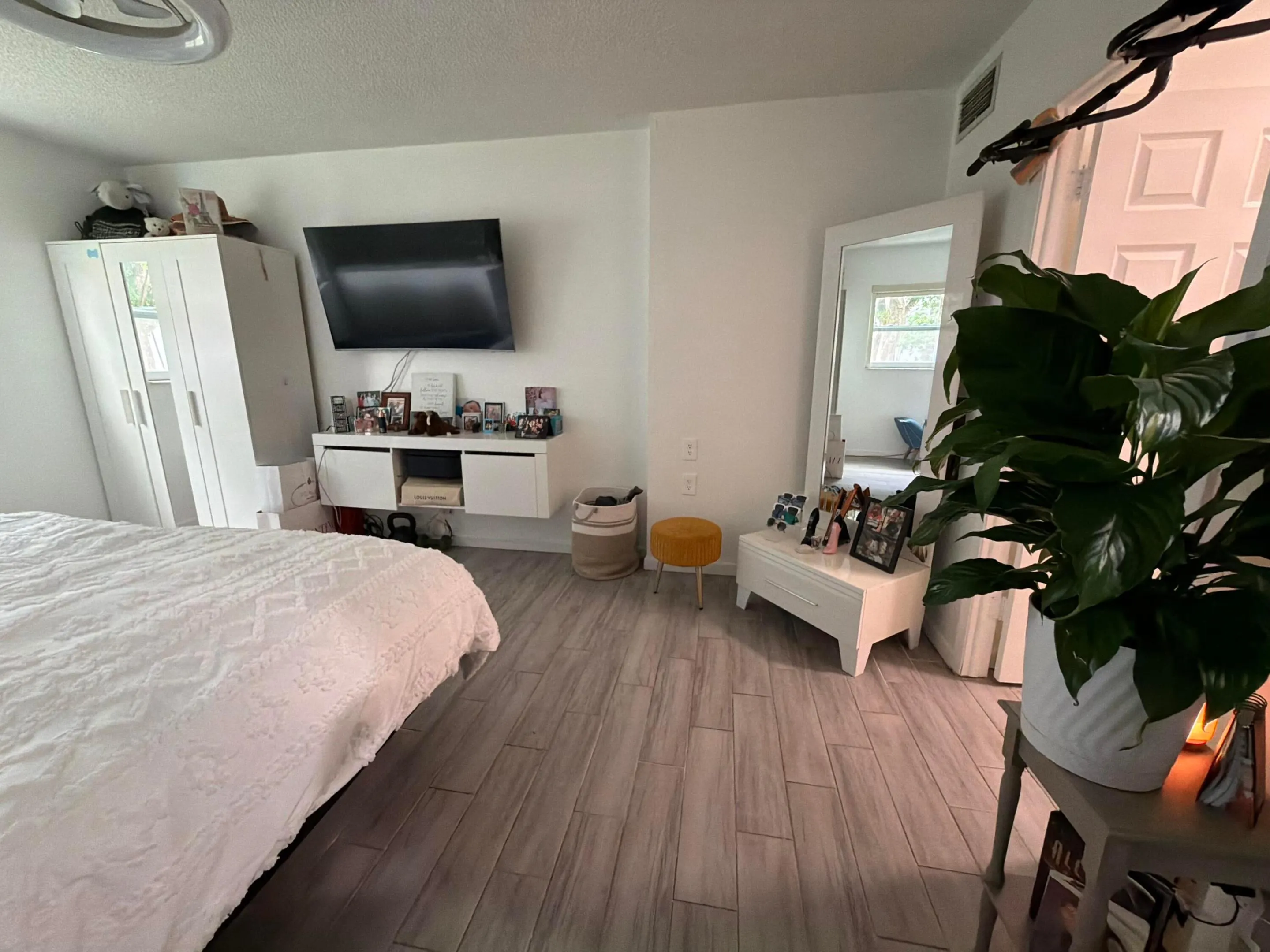 320 NE 12th Avenue #105
