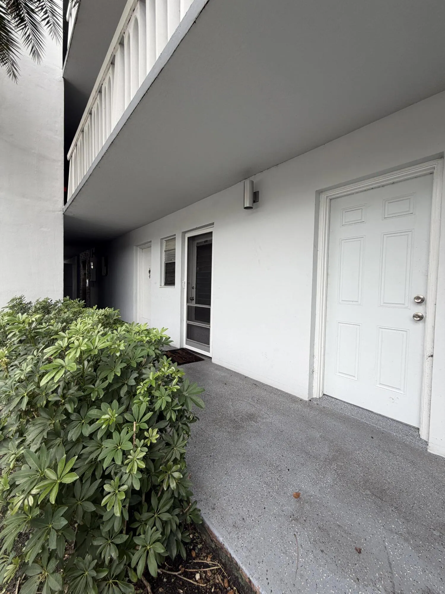 320 NE 12th Avenue #105