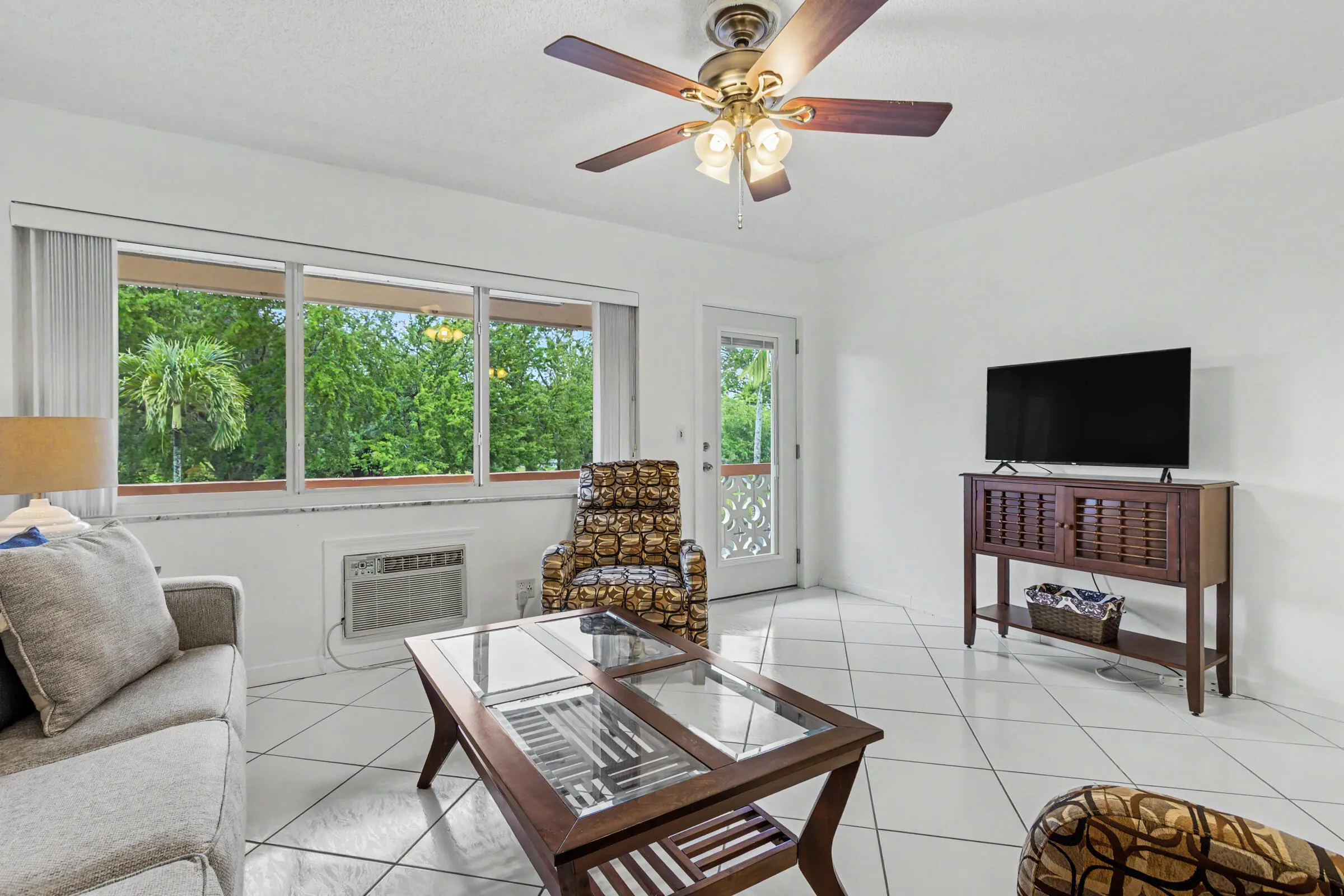 900 SW 10th Terrace #19S