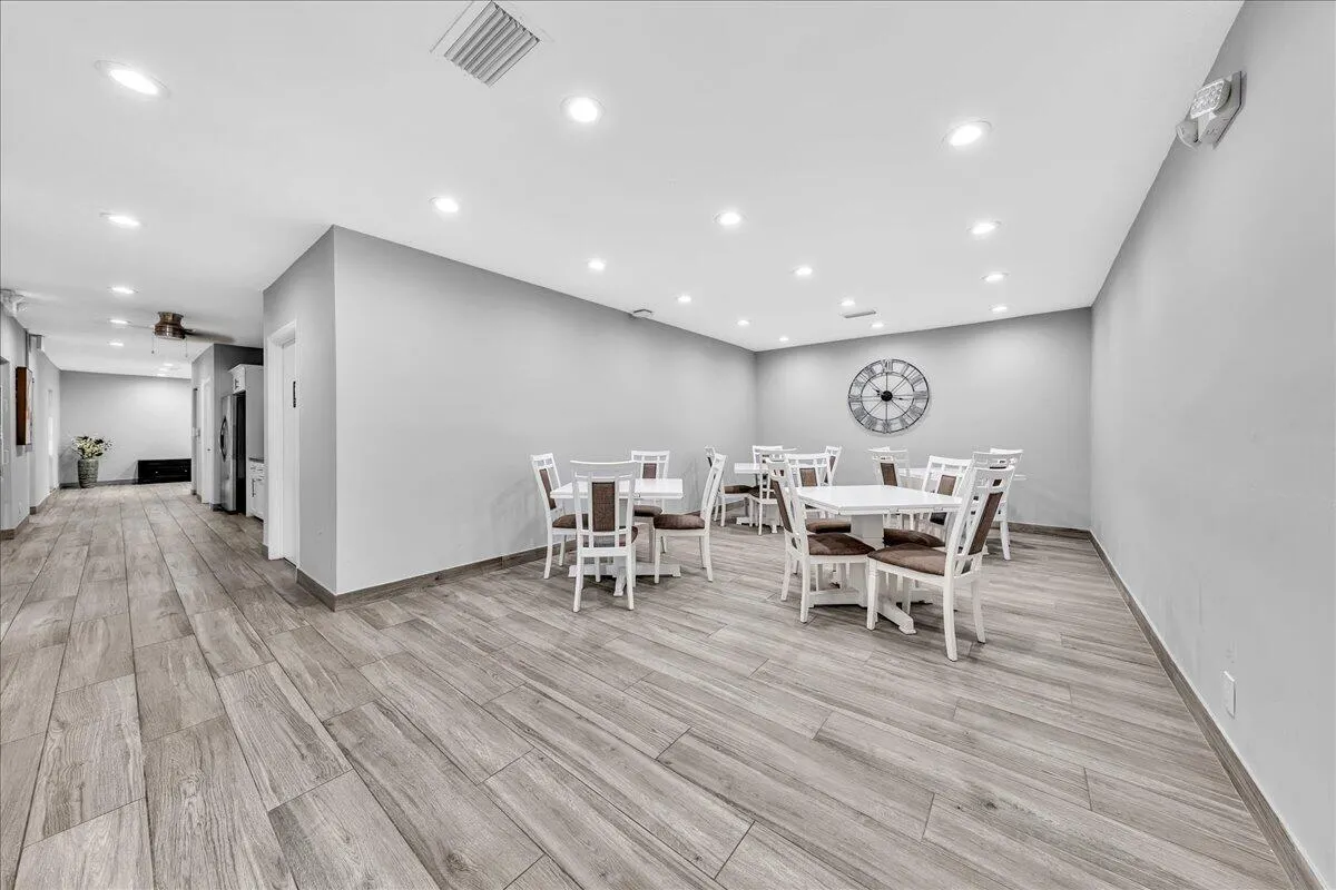 3520 Oaks Way #904