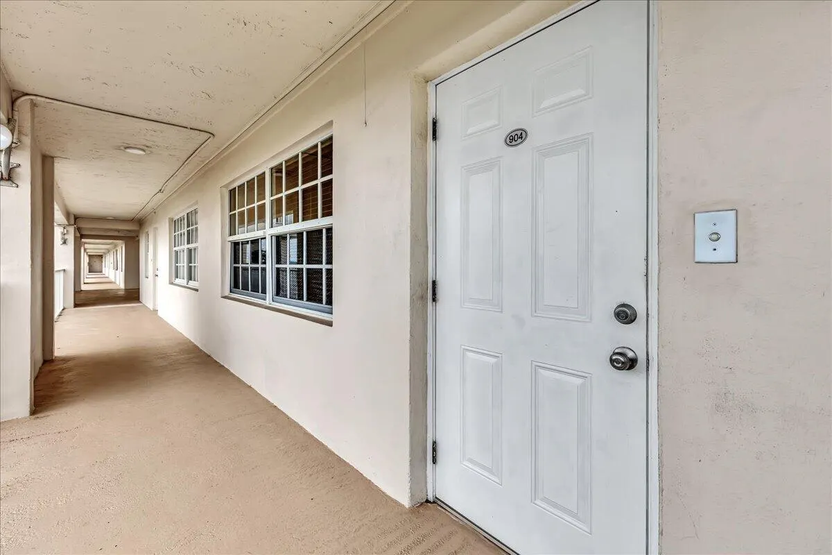 3520 Oaks Way #904