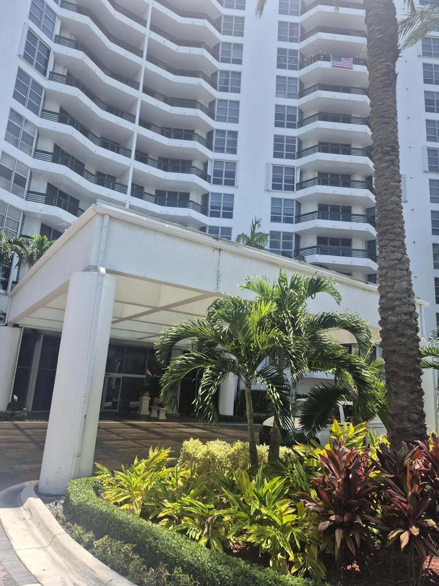 3600 MYSTIC POINTE Drive #1202