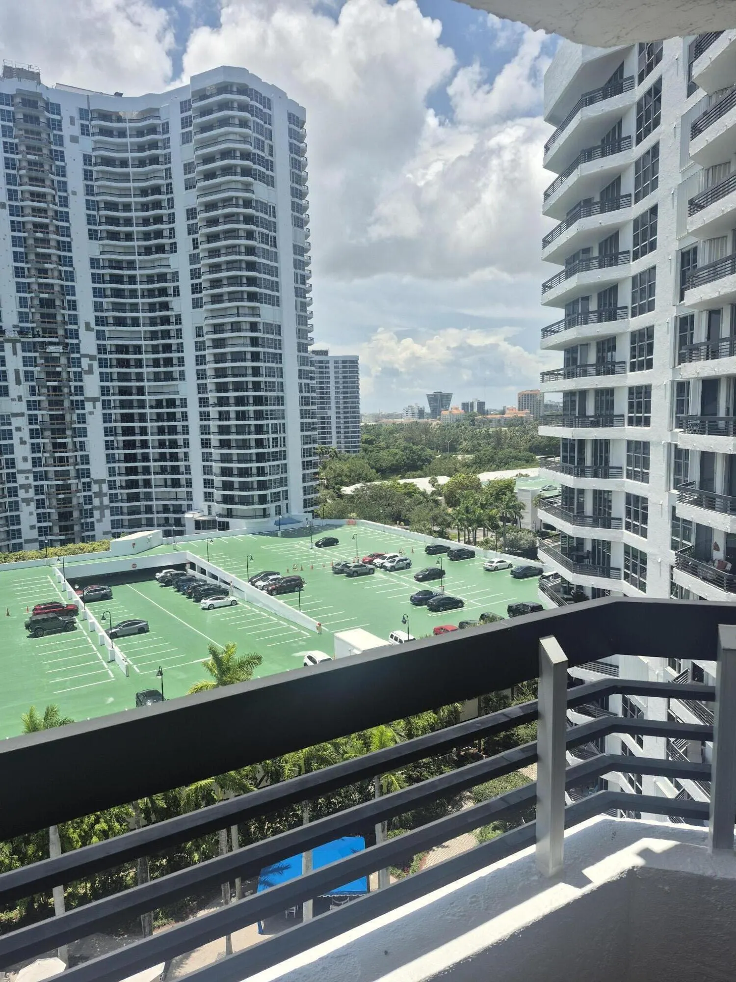 3600 MYSTIC POINTE Drive #1202