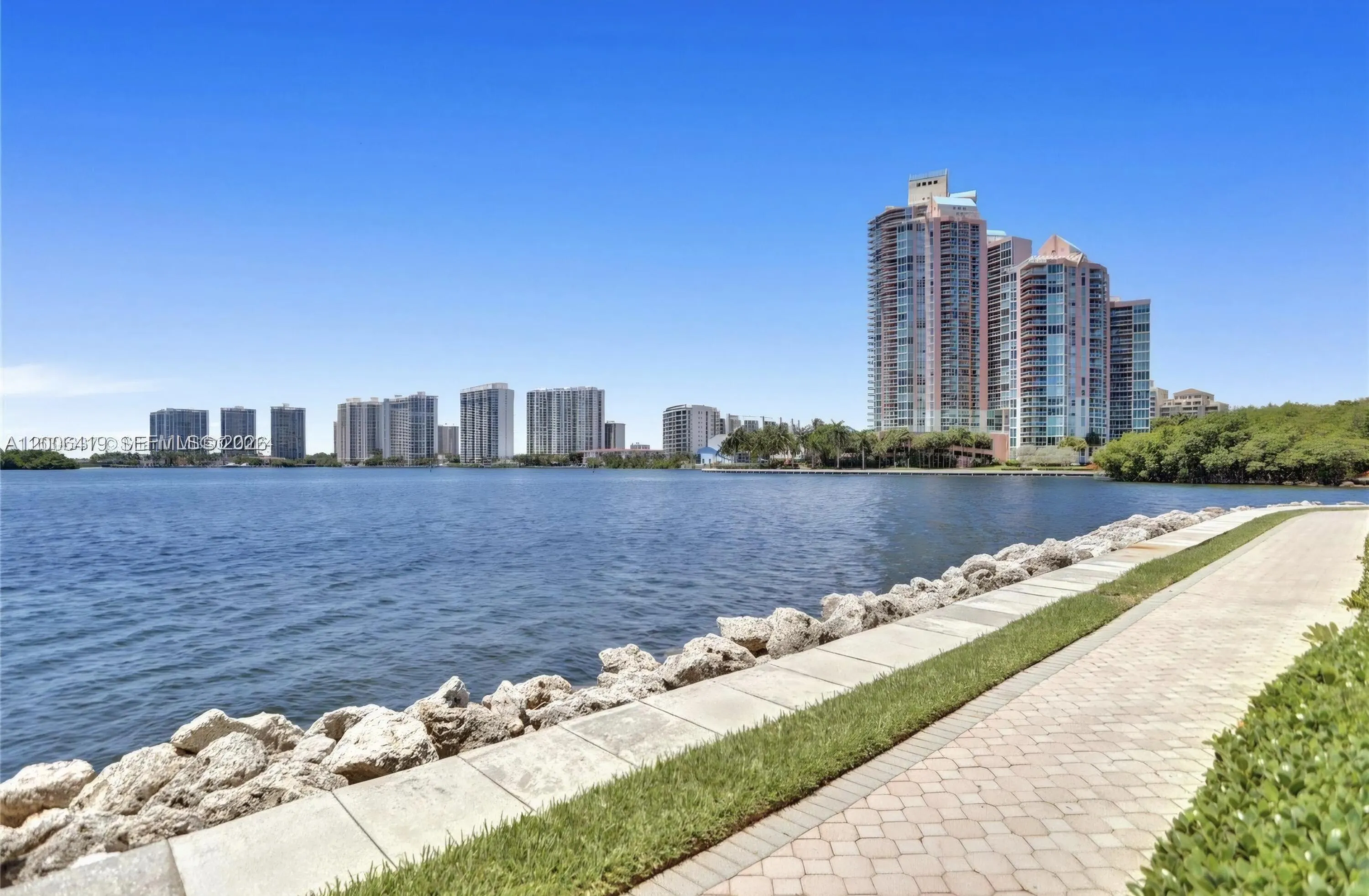 3600 MYSTIC POINTE Drive #1202