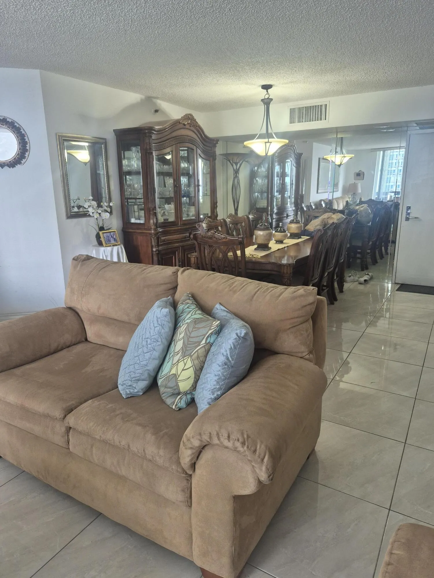 3600 MYSTIC POINTE Drive #1202