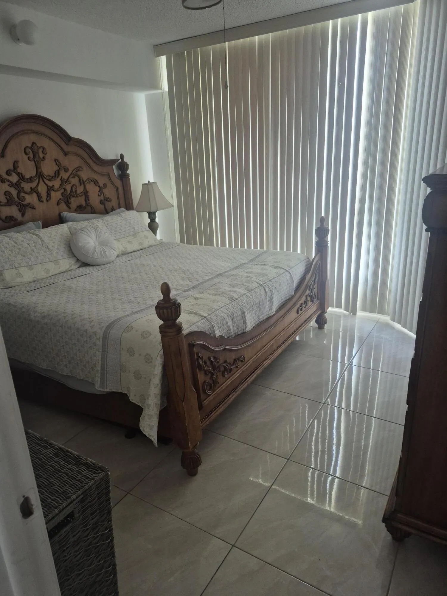 3600 MYSTIC POINTE Drive #1202