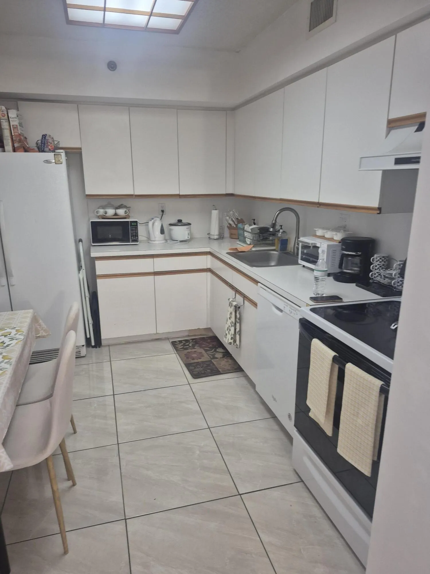 3600 MYSTIC POINTE Drive #1202