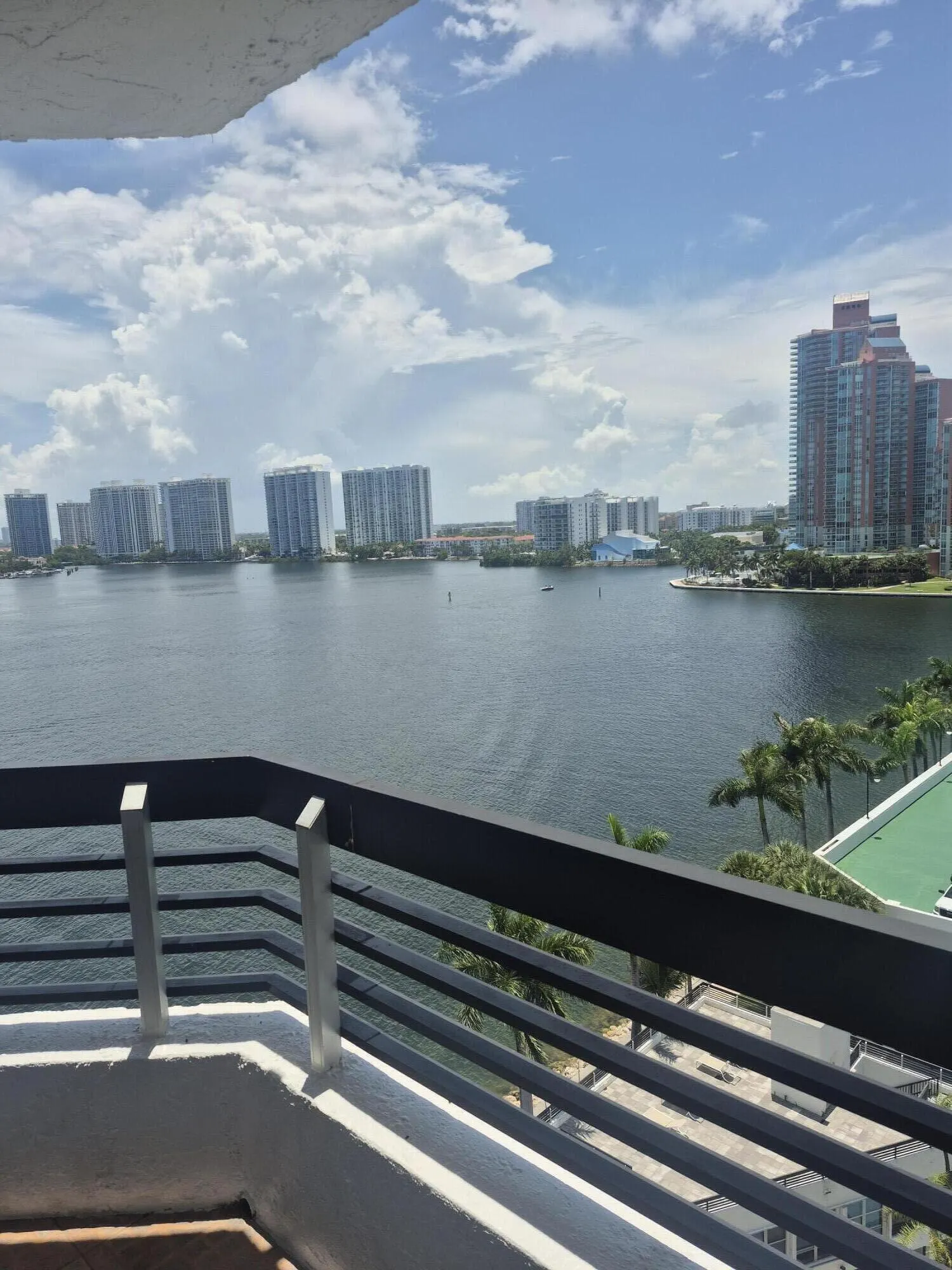 3600 MYSTIC POINTE Drive #1202