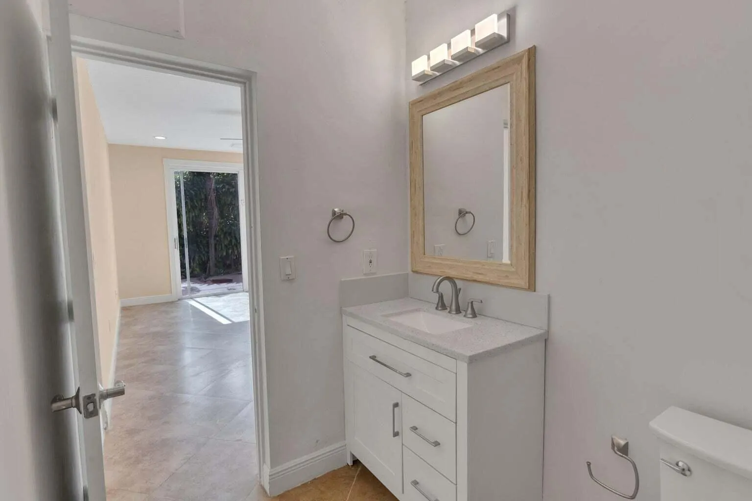 4500 SW 25TH Terrace