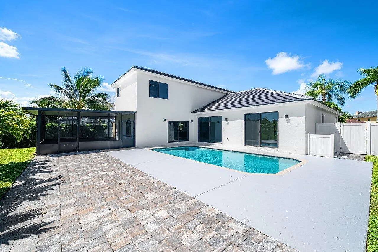 7548 Fairway Trail