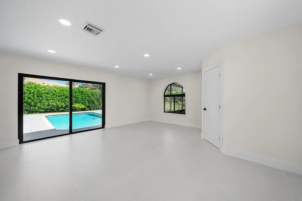 7548 Fairway Trail