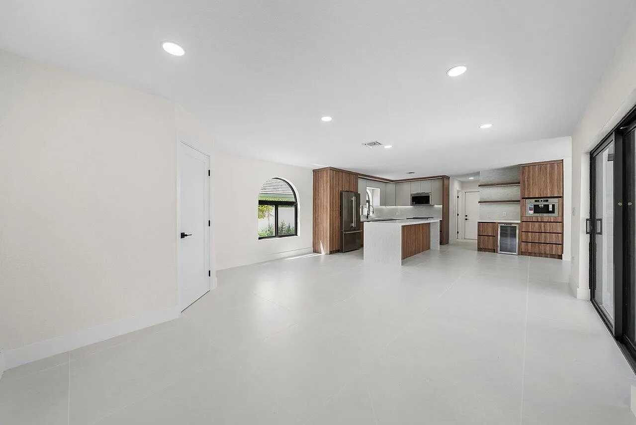 7548 Fairway Trail
