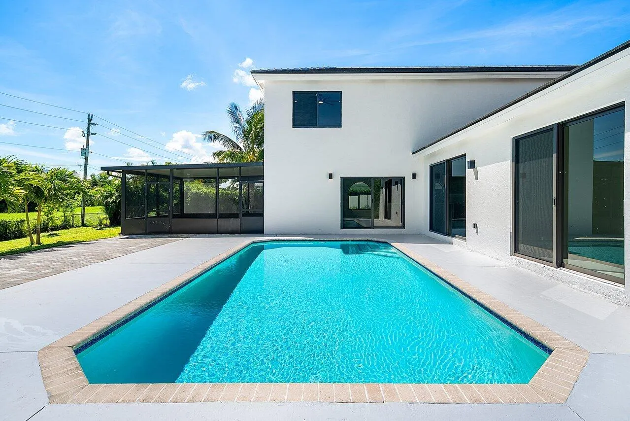 7548 Fairway Trail