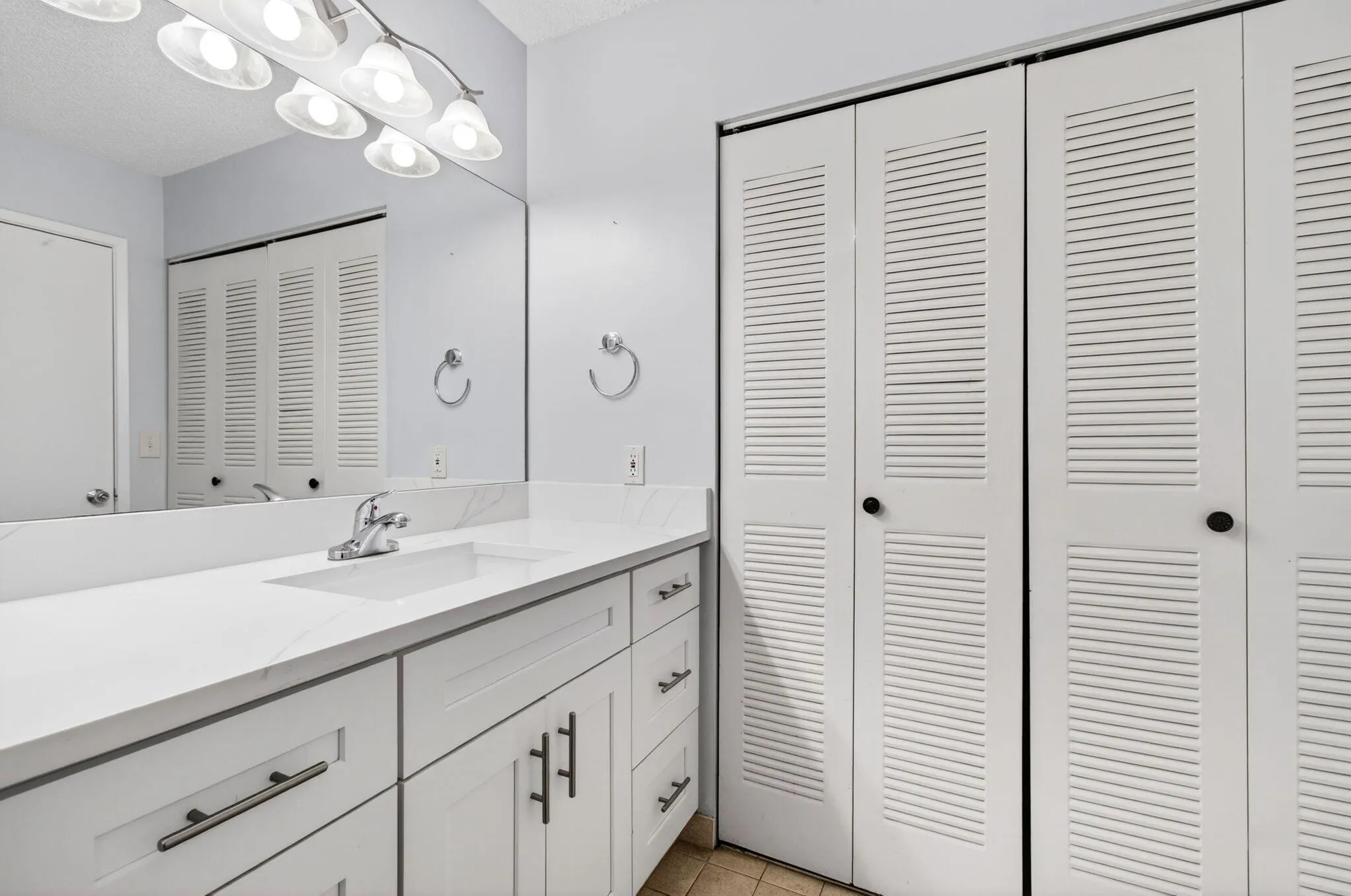 157 Yacht Club Way #303