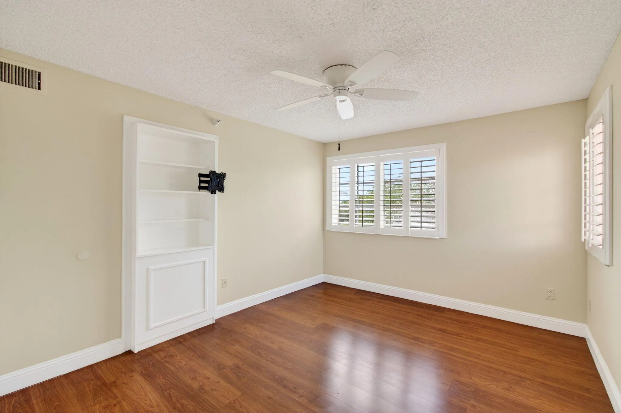 157 Yacht Club Way #303