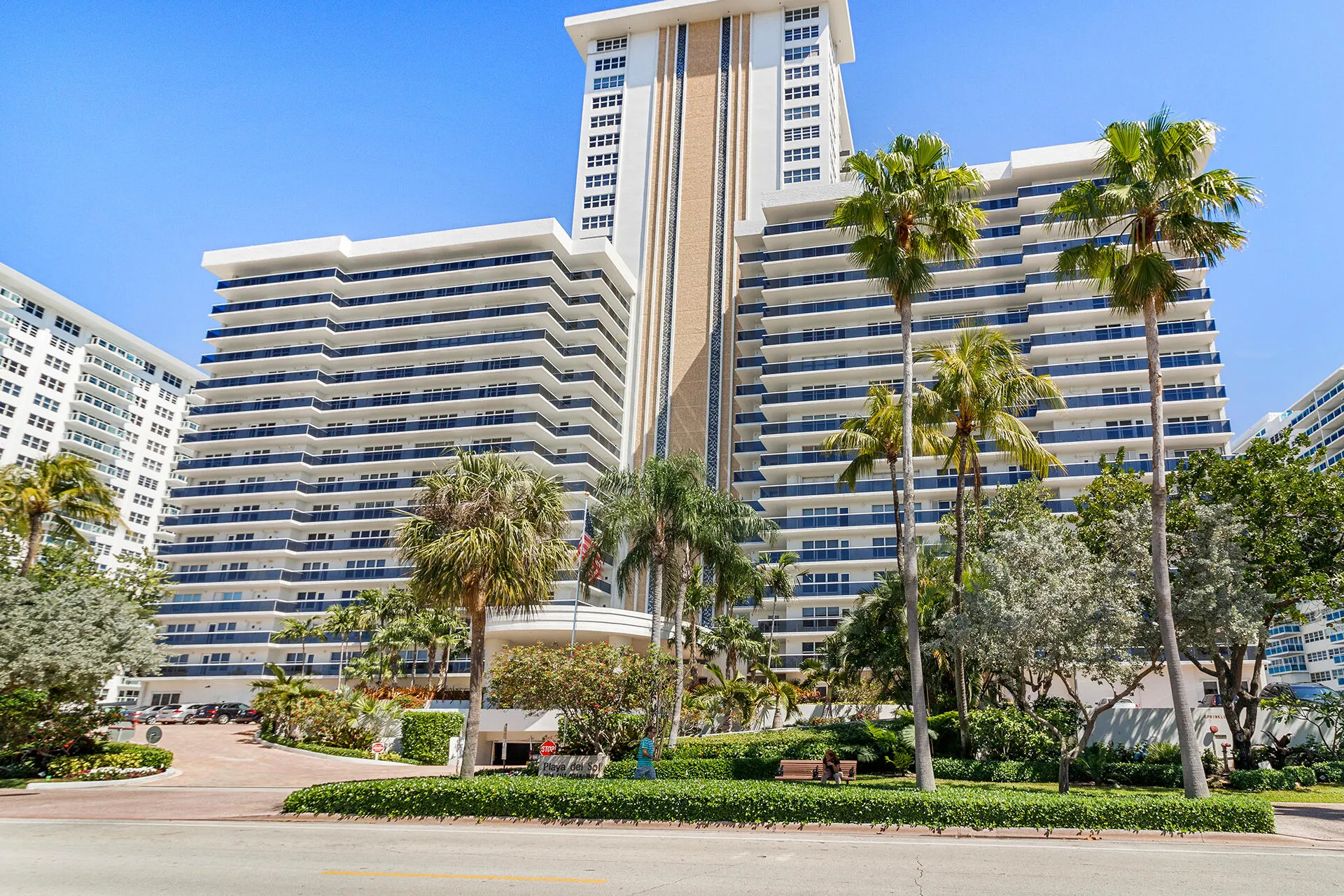 3500 GALT OCEAN Drive #2212A