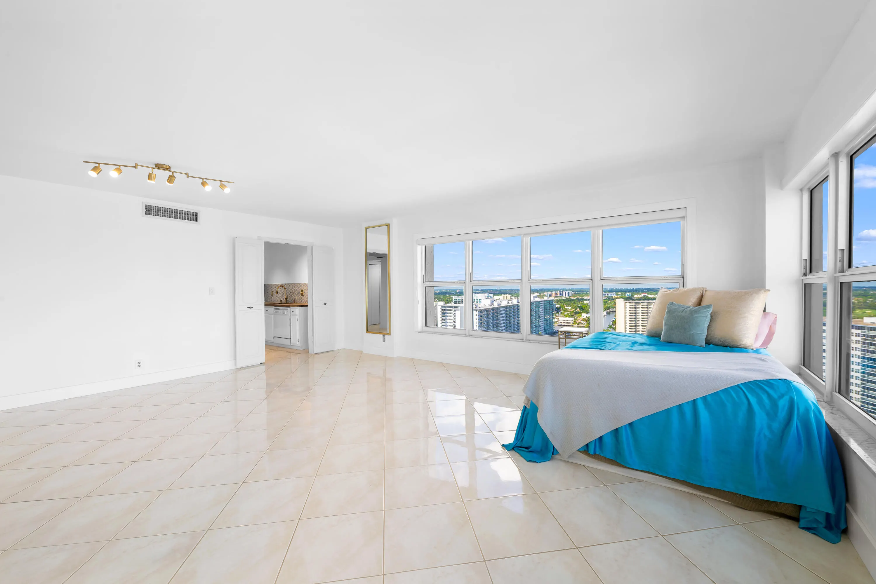 3500 GALT OCEAN Drive #2212A