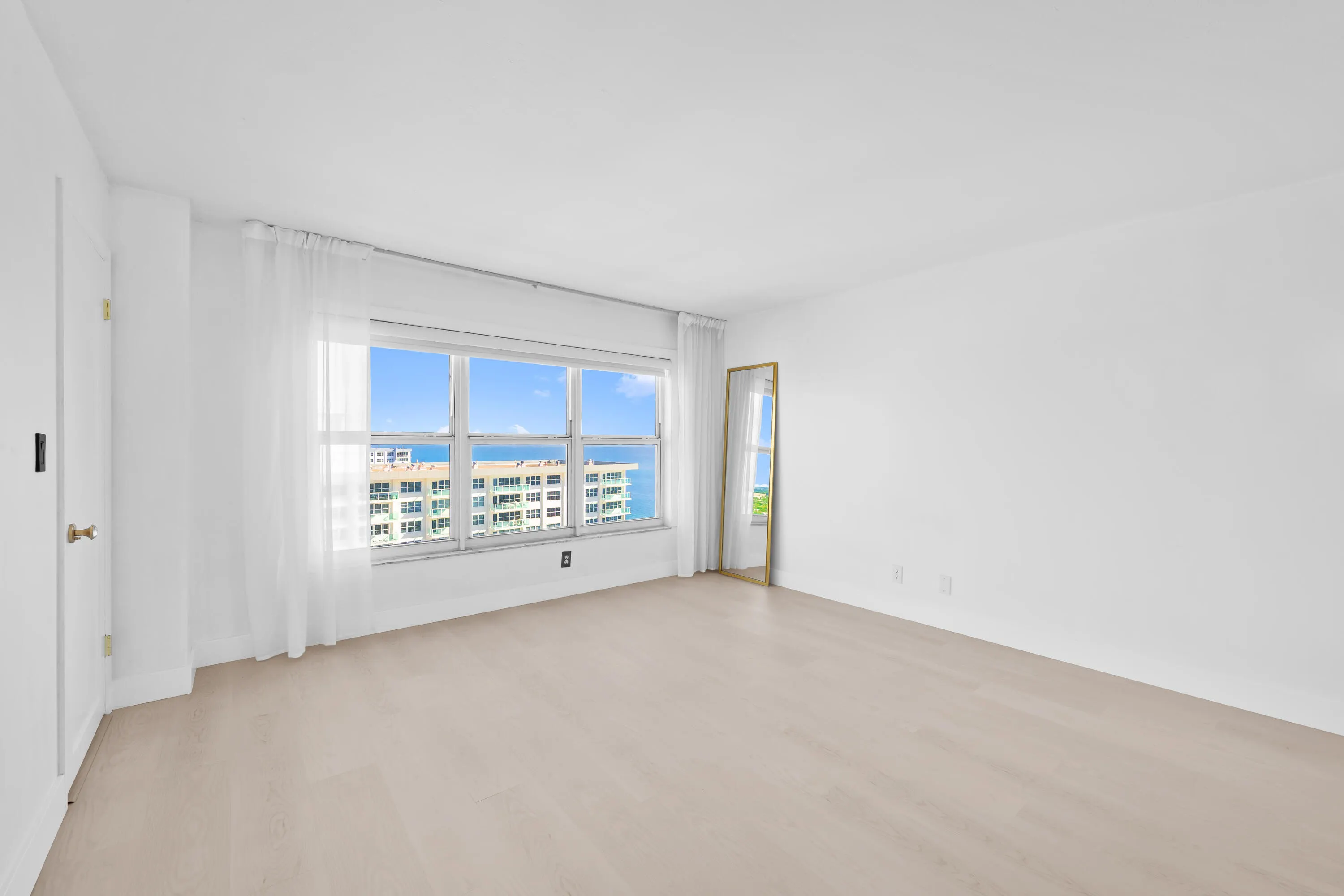 3500 GALT OCEAN Drive #2212A