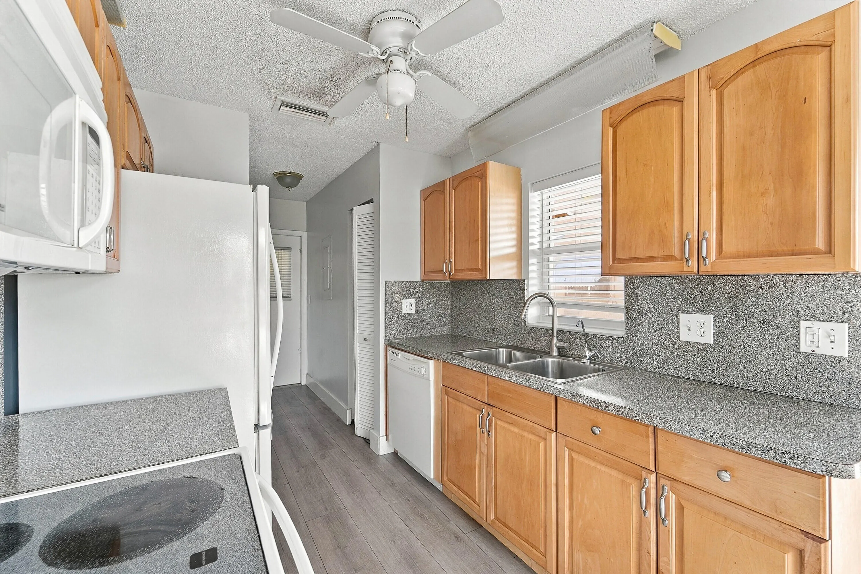 1730 NW 48th Place