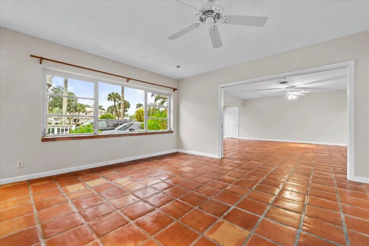 2337 SW 27TH Avenue