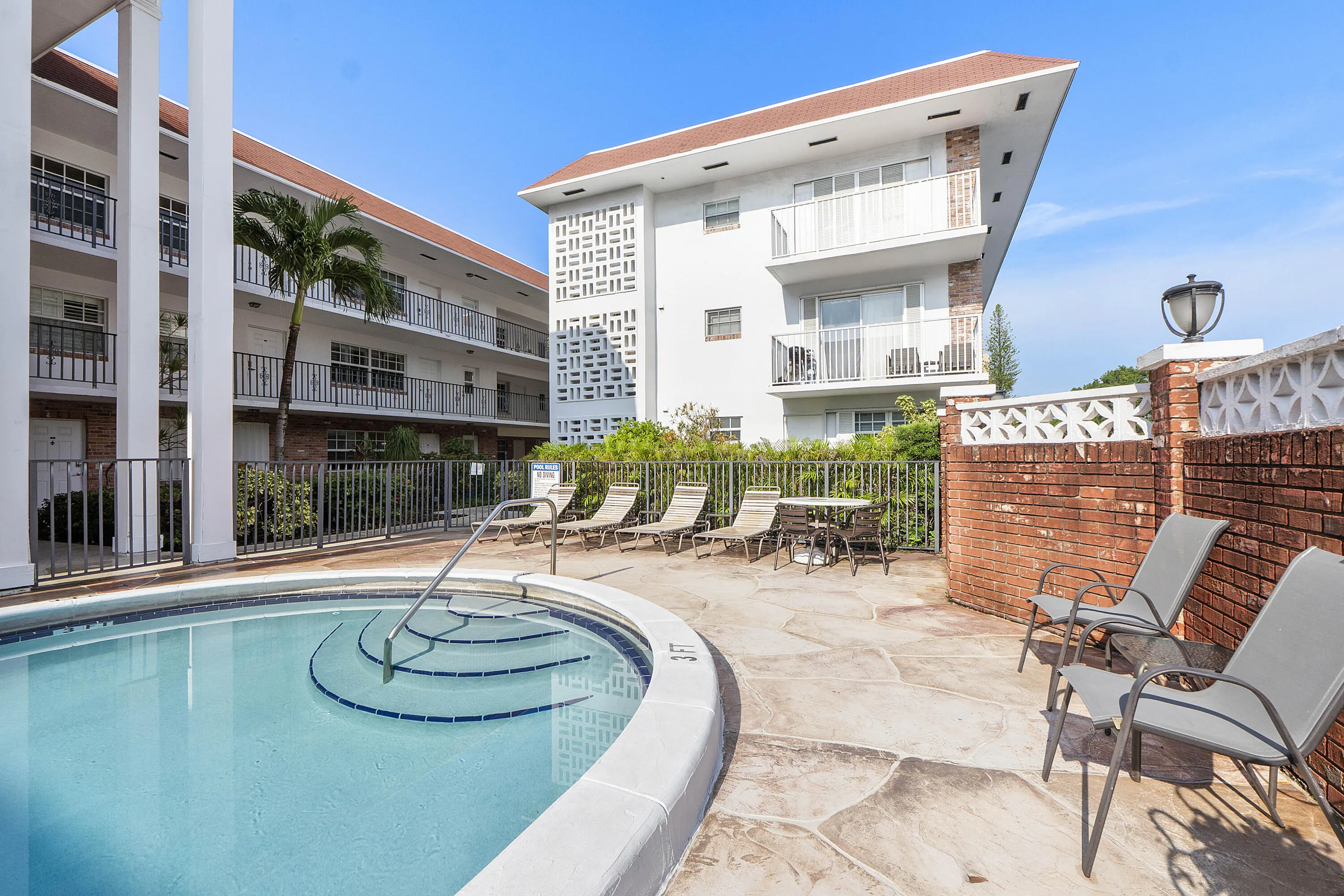 2424 NE 9th Street #305