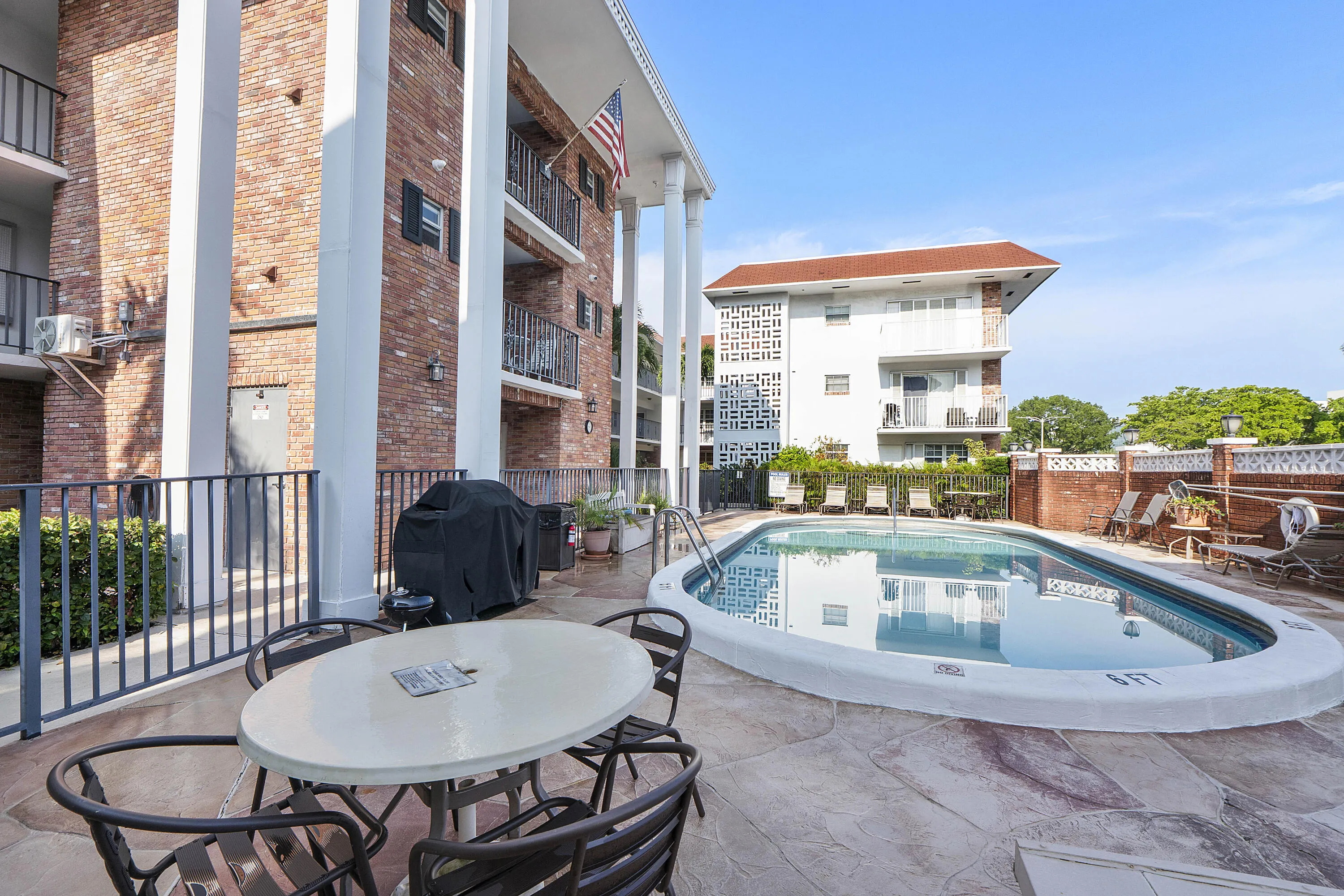 2424 NE 9th Street #305