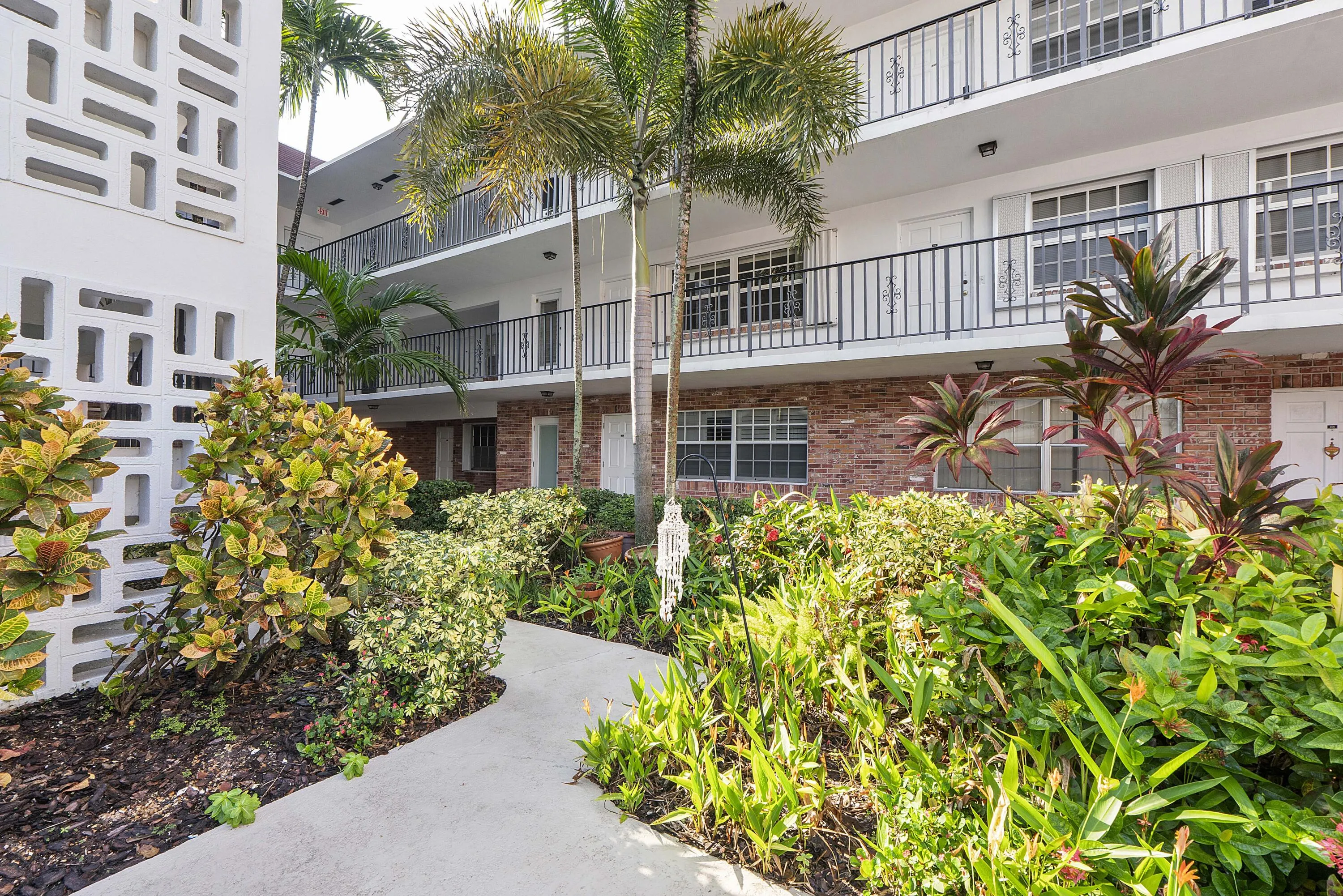 2424 NE 9th Street #305